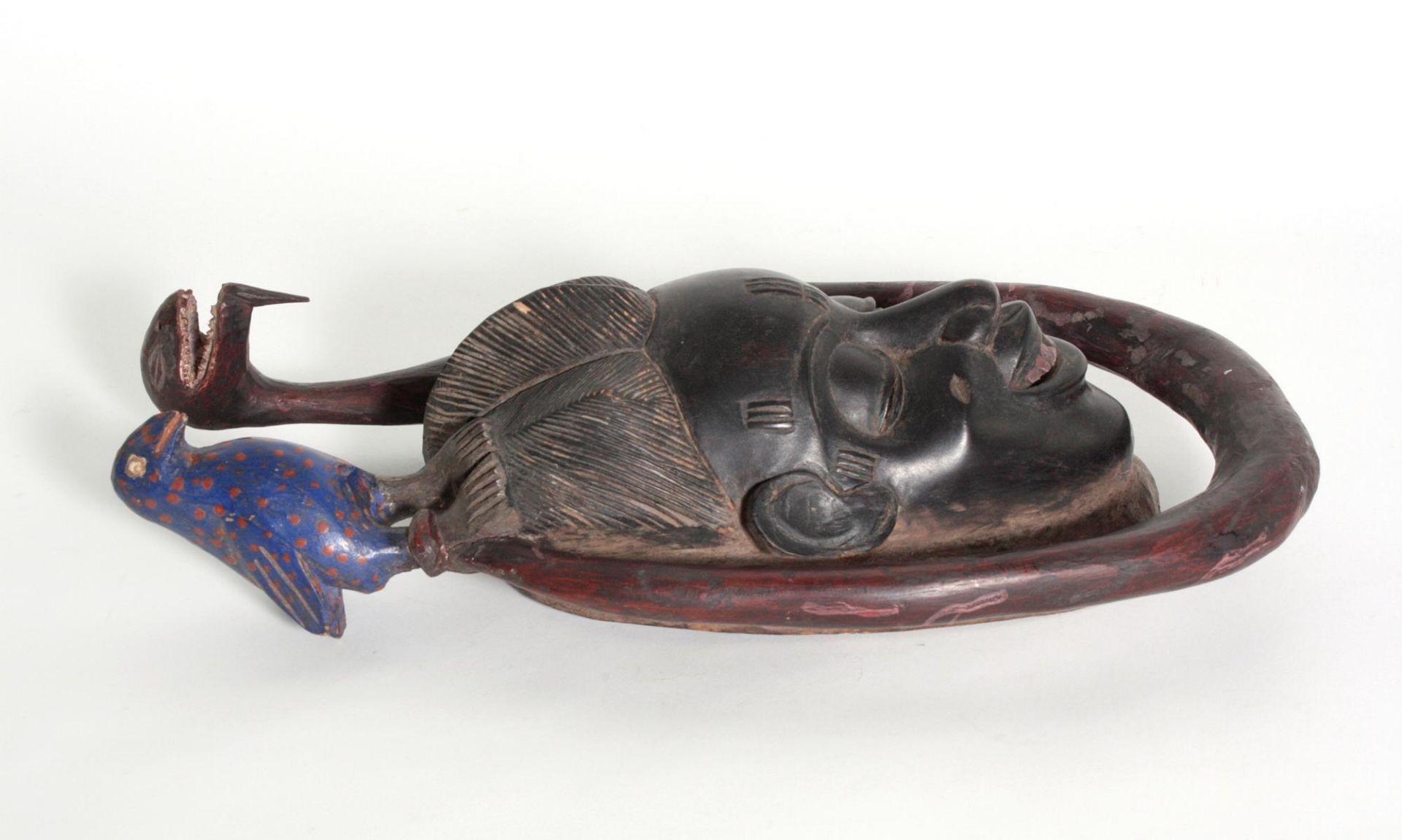 Maske, Gouro, Elfenbeinküste, 1, Hälfte 20. Jh.Holz geschnitzt, Bekrönung in Form einer Schlange und - Bild 4 aus 5