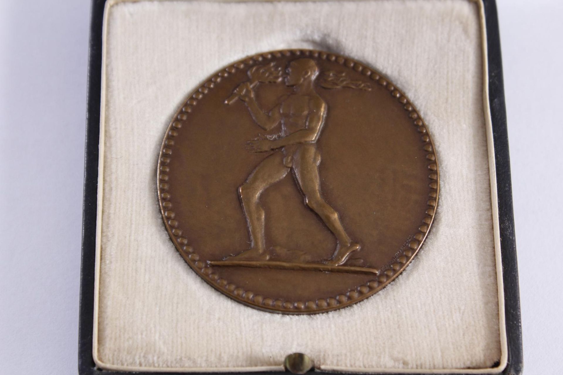 Bronze Medaille, Technische Hochschule Karlsruhe Fridericana 1825-1925Medailleur H. Ehehalt.Auf - Image 2 of 4