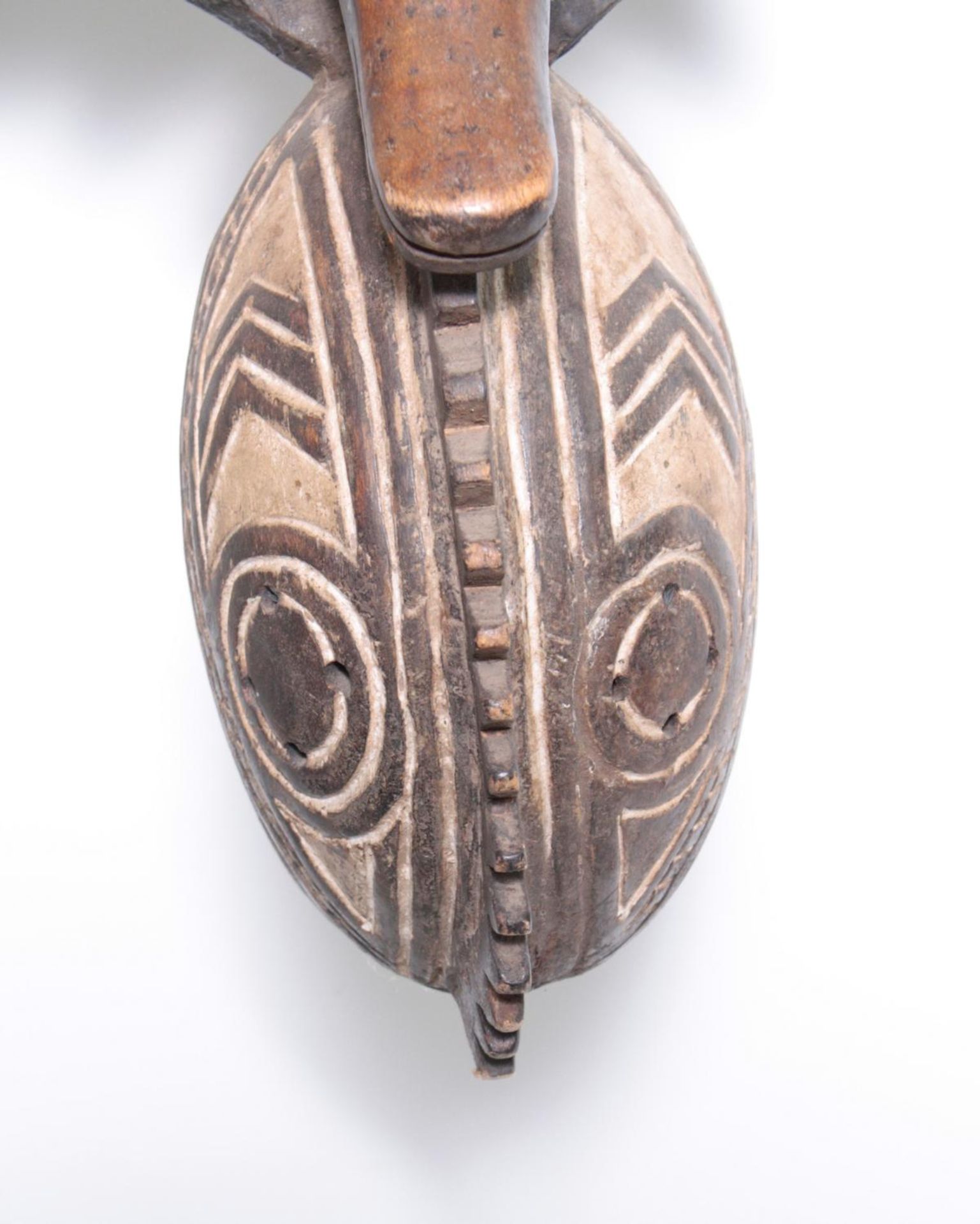 Aufsatz-Tanzmaske, Mossi, Burkina Faso, 1. Hälfte 20. Jh.Holz, geschnitzt. Flach reliefiertes - Bild 6 aus 6