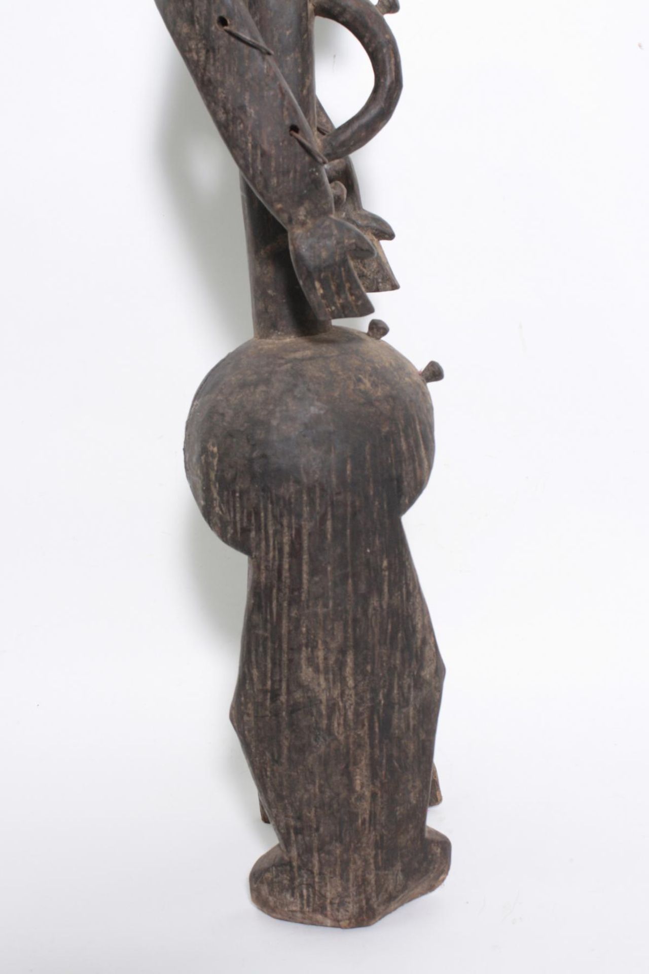 Ritualfigur der Mumuye, "Iagalagana", Nigeria. 1. Hälfte 20. Jh.Holz geschnitzt, dunkelbraune Patina - Bild 6 aus 15