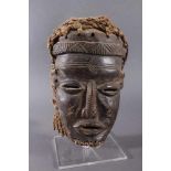 Antike Maske, Chokwe, Angola 1. Hälfte 20. Jh.Holz geschnitzt, dunkle Patina, Narbentatauierung,