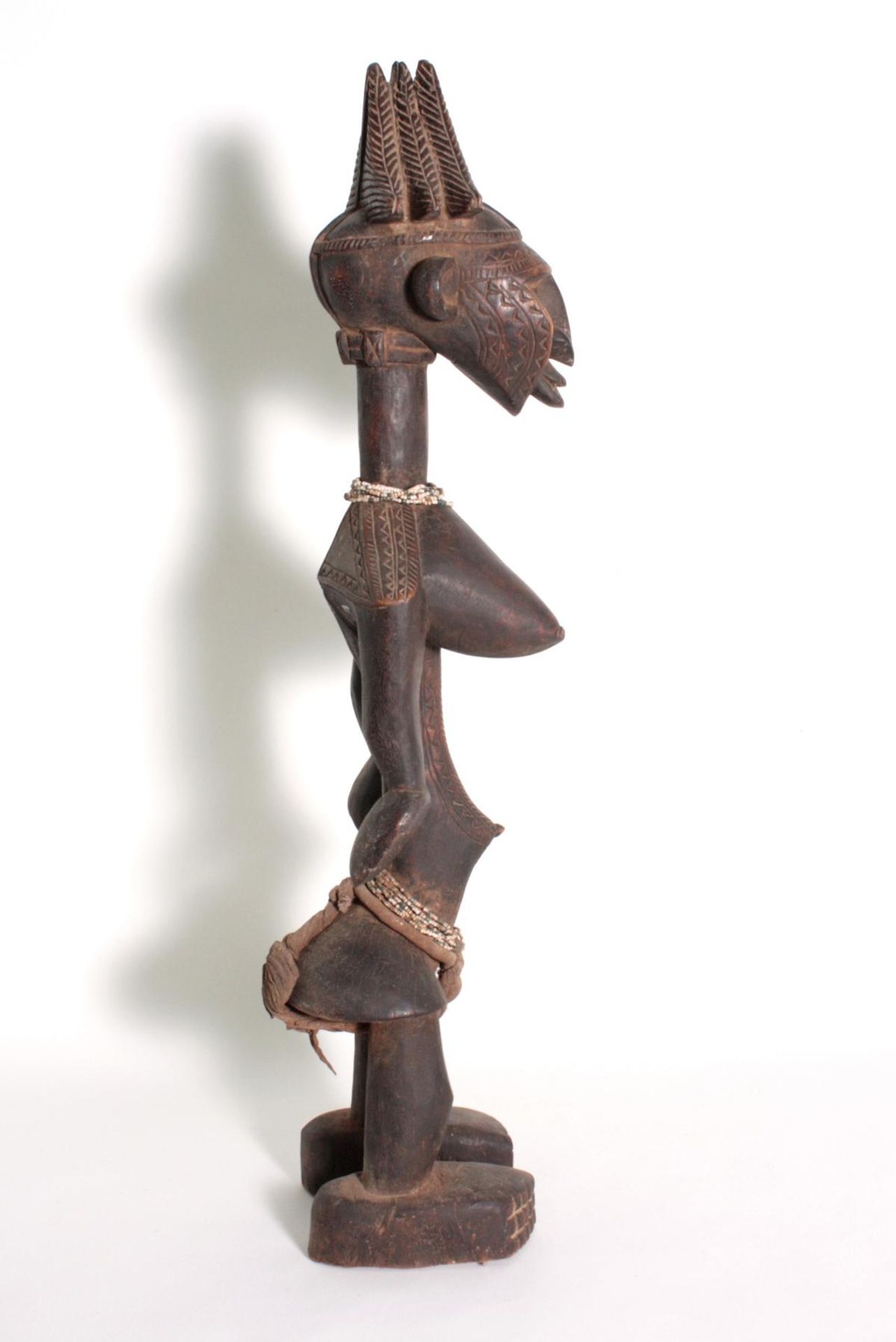 Bambara/Mali, stehende weibliche Figur, 1. Hälfte 20. Jh.Holz, dunkelbraune Patina, stehende Frau - Bild 2 aus 7