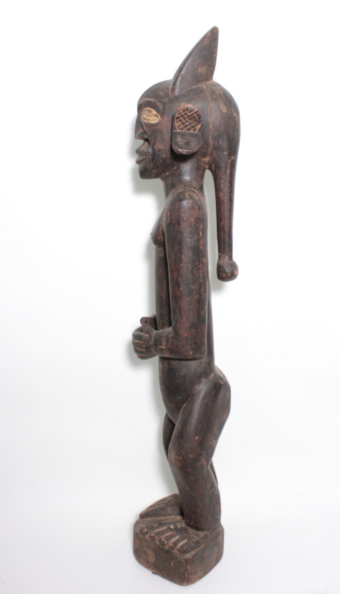 Große Figur, wohl "Eshu", Yoruba, Nigeria , 1. Hälfte 20. Jh.Holz geschnitzt, schwarze krustige - Bild 8 aus 11