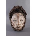 Antike Maske, Wobe/Bete, Elfenbeisküste 1. Hälfte 20. Jh.Holz geschnitzt, dunkle Patina. Reste