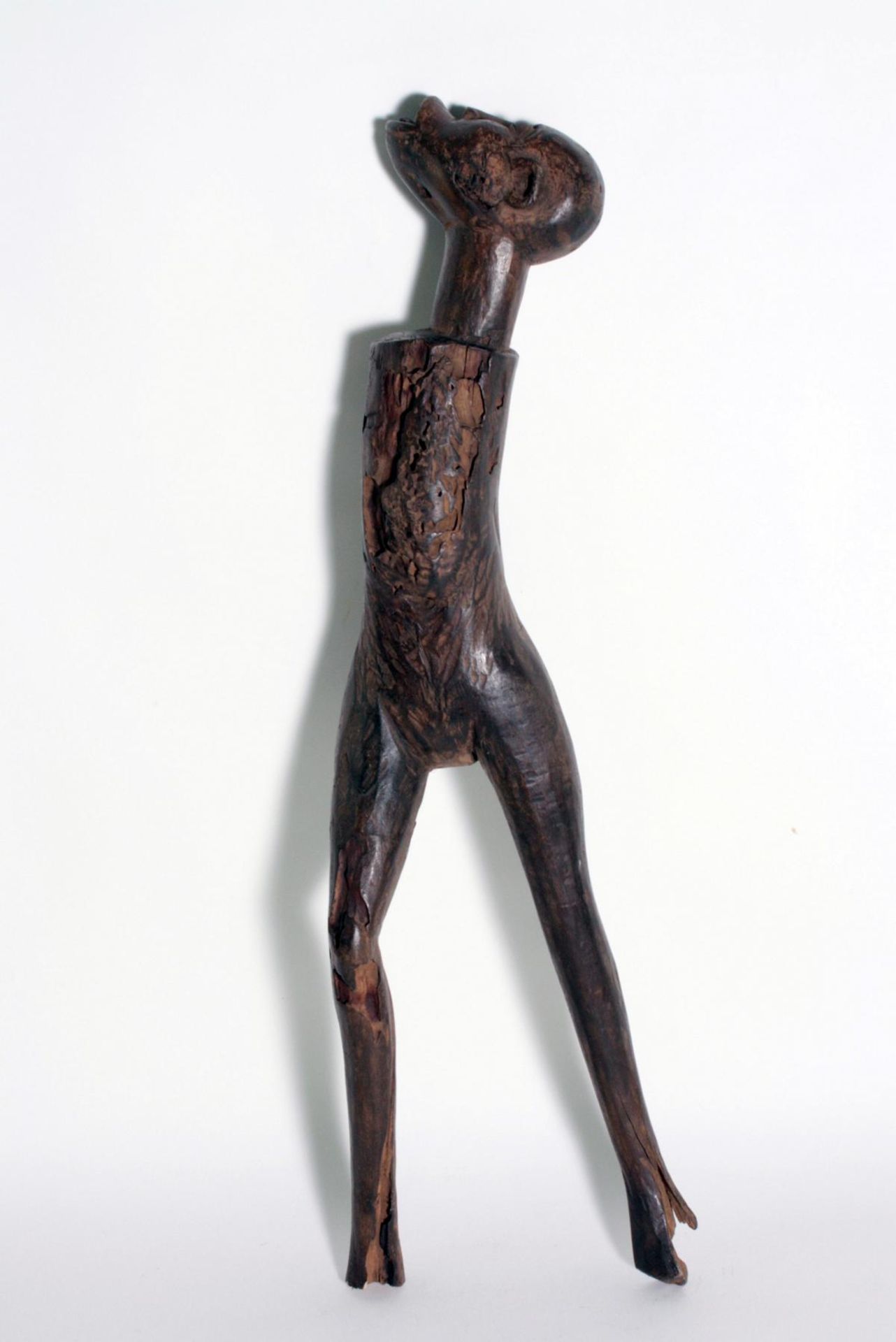 Ältere abstrakte Figurenfragment, wohl NigeriaTropenholz mit dunkler Glanzpatina, weibliche Figur,