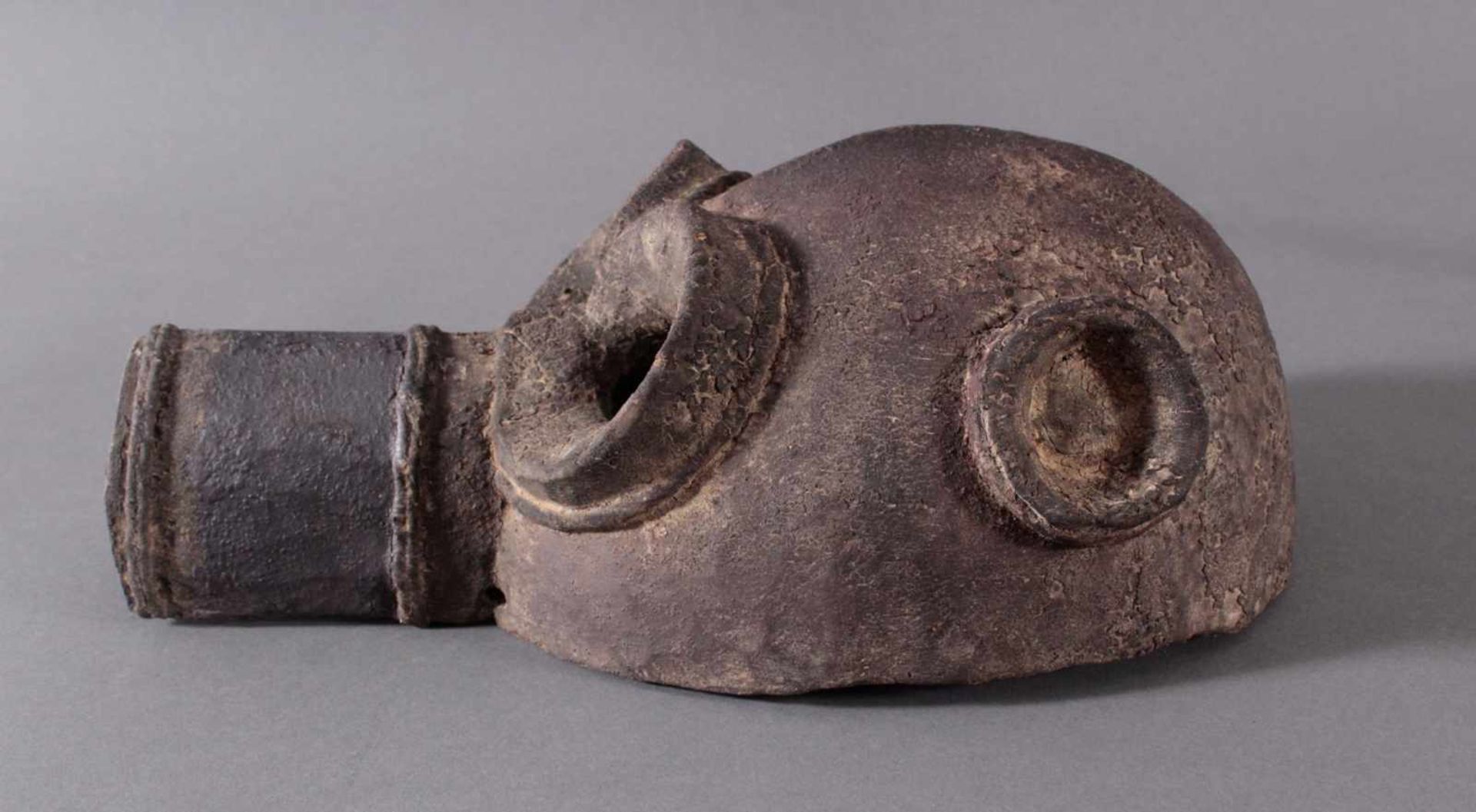 Antike Große Zoomorphe Maske. SeltenAus dem Vollholz geschnitzt, dunkle Patina darüber schwarze - Bild 3 aus 7
