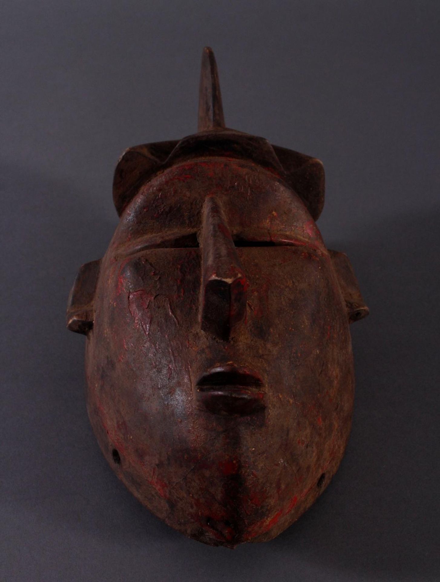 Antike Maske, Baule, Elfenbeinküste 1. Hälfte 20. Jh.Holz geschnitzt,dunkle Patina, Reste von - Bild 4 aus 6