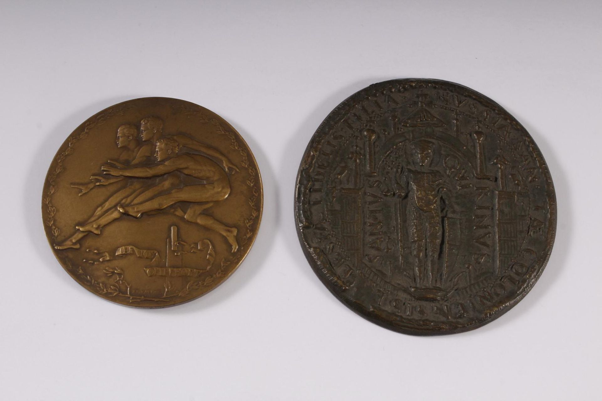 Zwei Bronzeplaketten1x St. Quirinus, "Neuss, treue Tochter der heiligen Kirche von Köln", ca. D-9