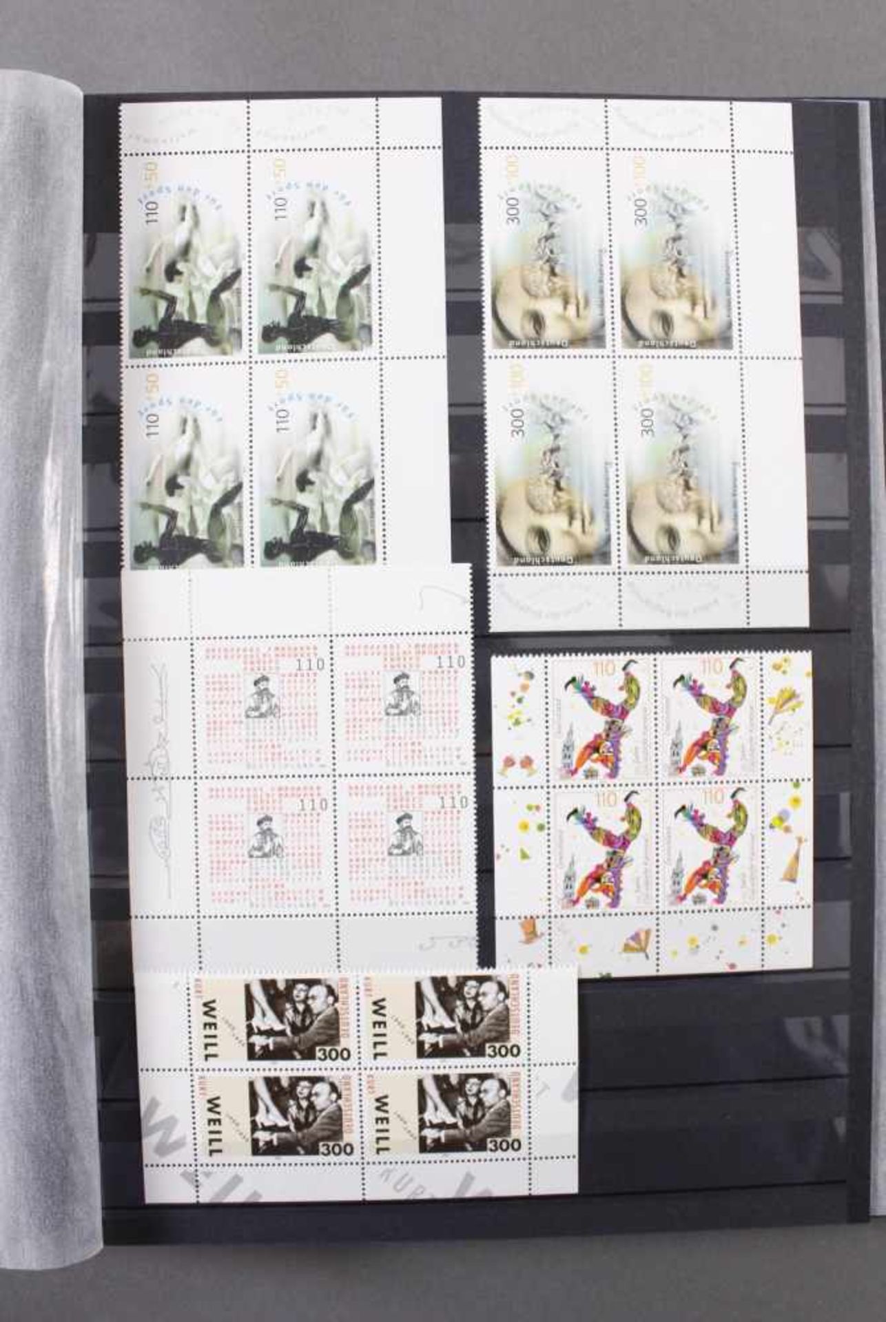Bund postfrische Marken in 4er Blocks 1999-2001Ein Steckalbum mit über 140 Euro Nominale. 4er Blocks - Image 4 of 4