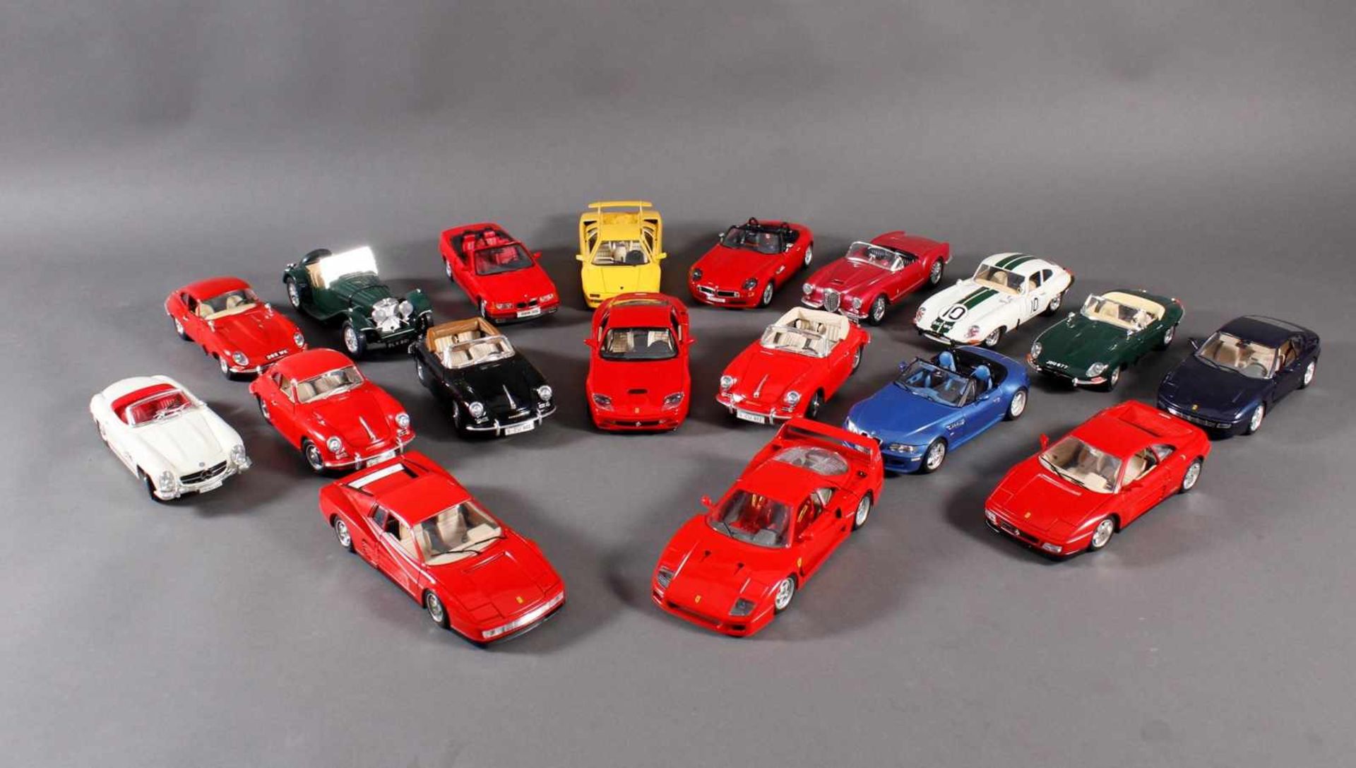 Modellautos Burago 1:1818 Stück. Hersteller Burago. Ferrari: 1x Testarossa (1984), 1x 348 (1989), 1x