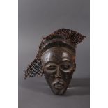 Antike Maske, Chokwe, Kongo 1.Hälfte 20. Jh.Holz geschnitzt, dunkle Patina, Narbenschmuck,