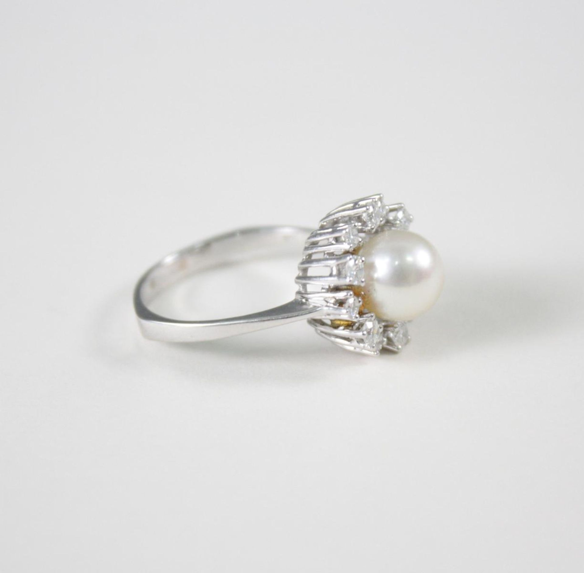 Damenring mit Perle und Diamanten, 14 Karat Weißgold1 Perle Durchmesser 0,79 cm, 12 Diamanten von - Image 2 of 3