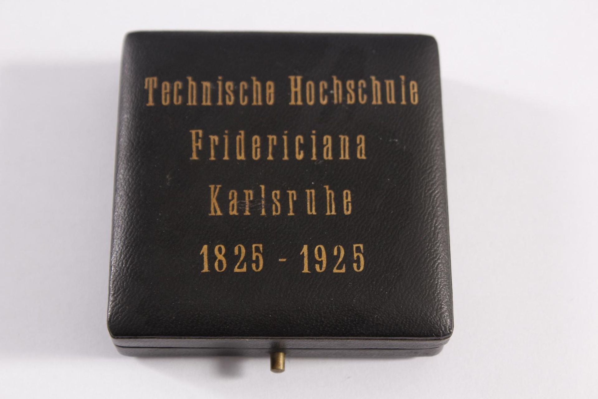 Bronze Medaille, Technische Hochschule Karlsruhe Fridericana 1825-1925Medailleur H. Ehehalt.Auf - Image 4 of 4