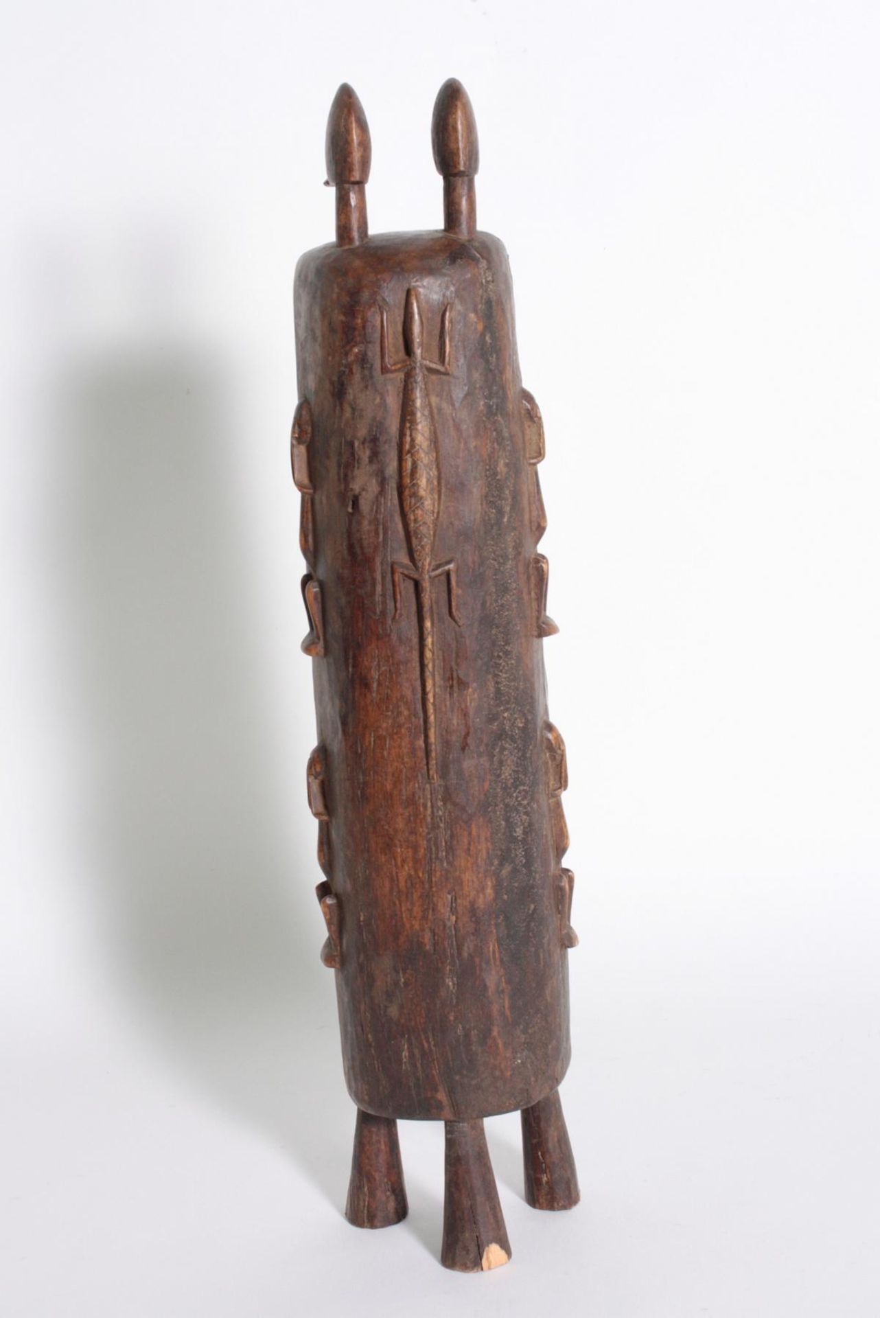 Medizinschrank, Dogon, Mali, 2. Hälfte 20. Jh.In ein Stück Holz geschnitzt, auf drei konischen - Bild 6 aus 7