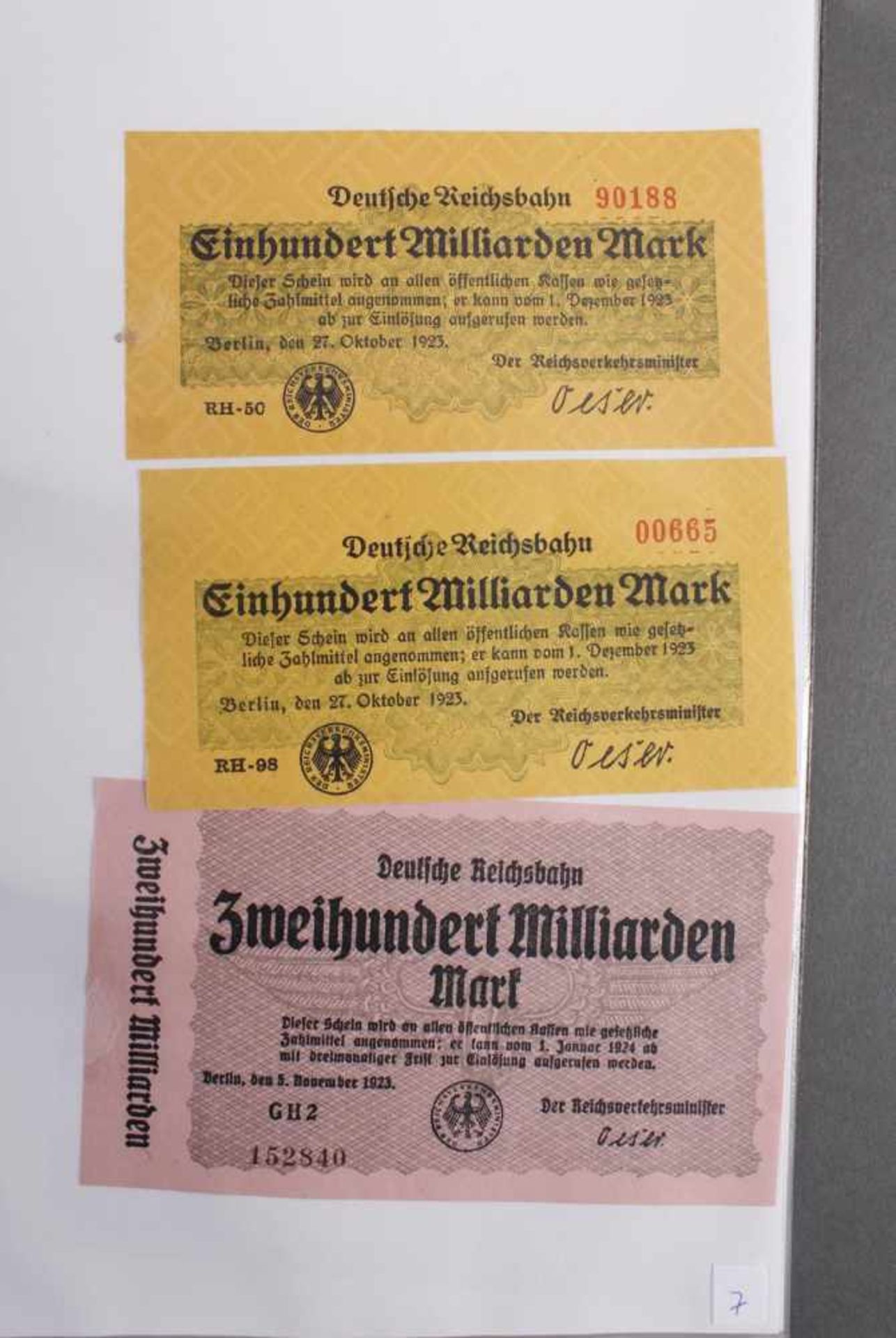 Sammlung Reichsbahn NotgeldscheineWeit über 70 Notgeldscheine, nach Reichspostdirektionen sortiert.