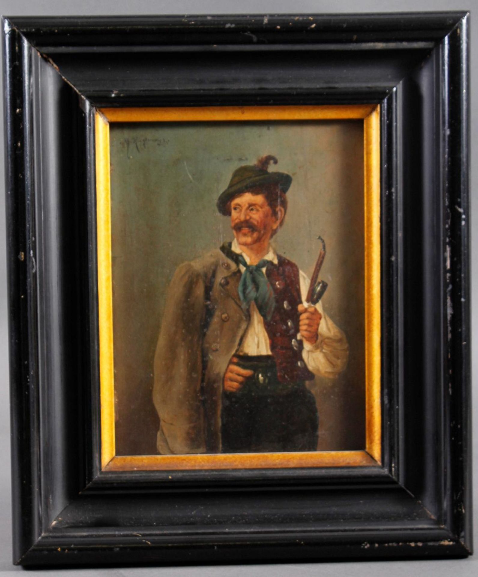 Max Kuglmayr (1863-c.1930)Bayer in Tracht mit Pfeife. Öl auf Holz gemalt, oben links signiert.