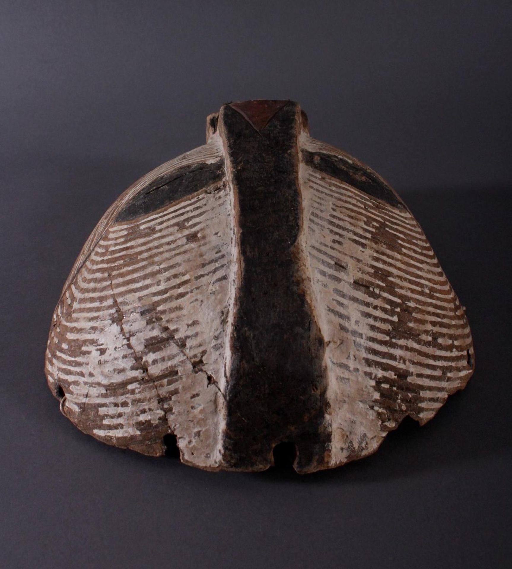 Antike Maske, Luba, KongoHolz geschnitzt, runde "Kifwebe-Maske" der Luba. polychrom gefärbt, mit - Bild 6 aus 6