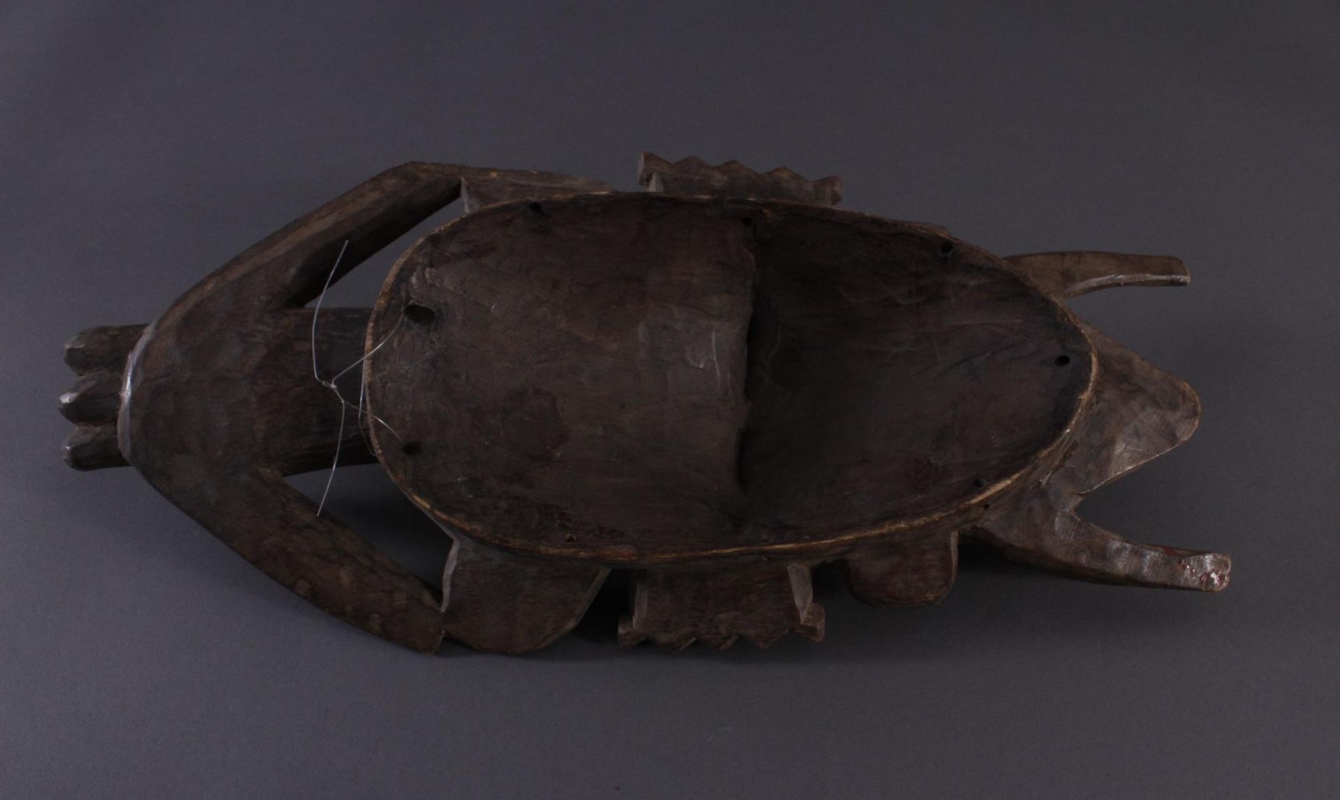 Antike Maske, Senufo, Elfenbeinküste 1. Hälfte 20. Jh.Holz geschnitzt, rotbraune und Weiße Bemalung, - Bild 5 aus 5