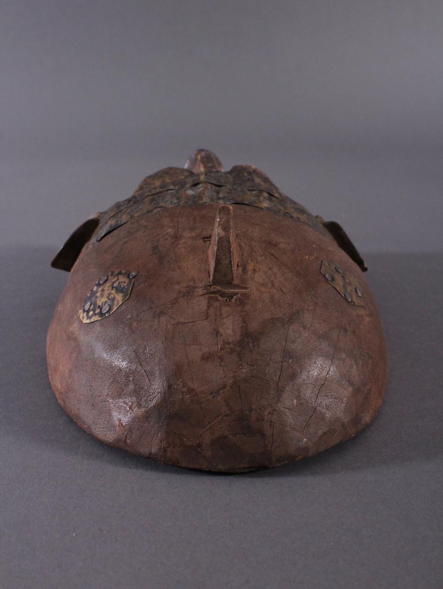 Antike Maske, Marka, Mali 1.Hälfte 19. Jh.Holz geschnitzt, Gesicht stzellenweise mit Messing-Blech - Bild 4 aus 6