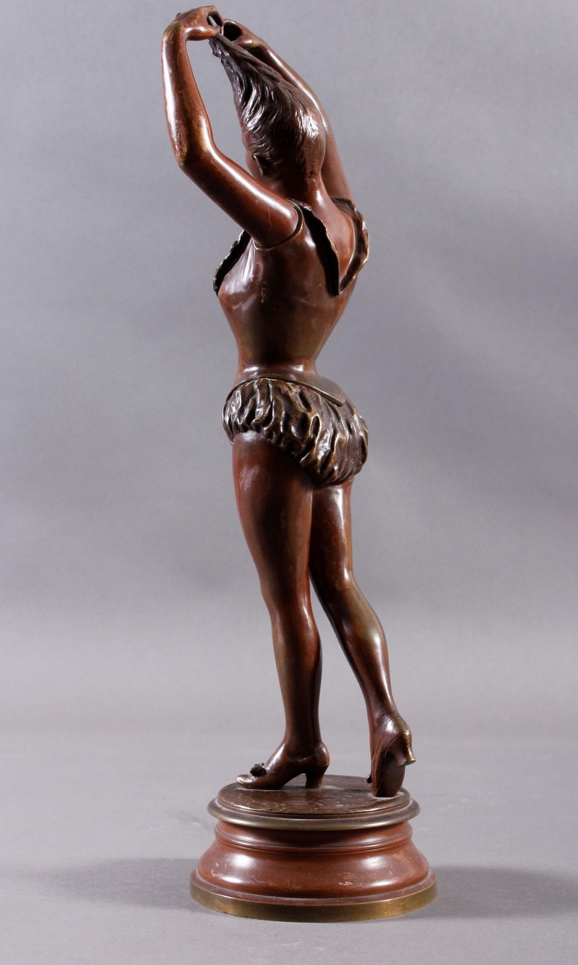Bronzeskulptur, Tänzerin SUZETTE, signiert Mayer, um 1900Grünlich und braun patiniert. Höhe ca. 50 - Bild 4 aus 9