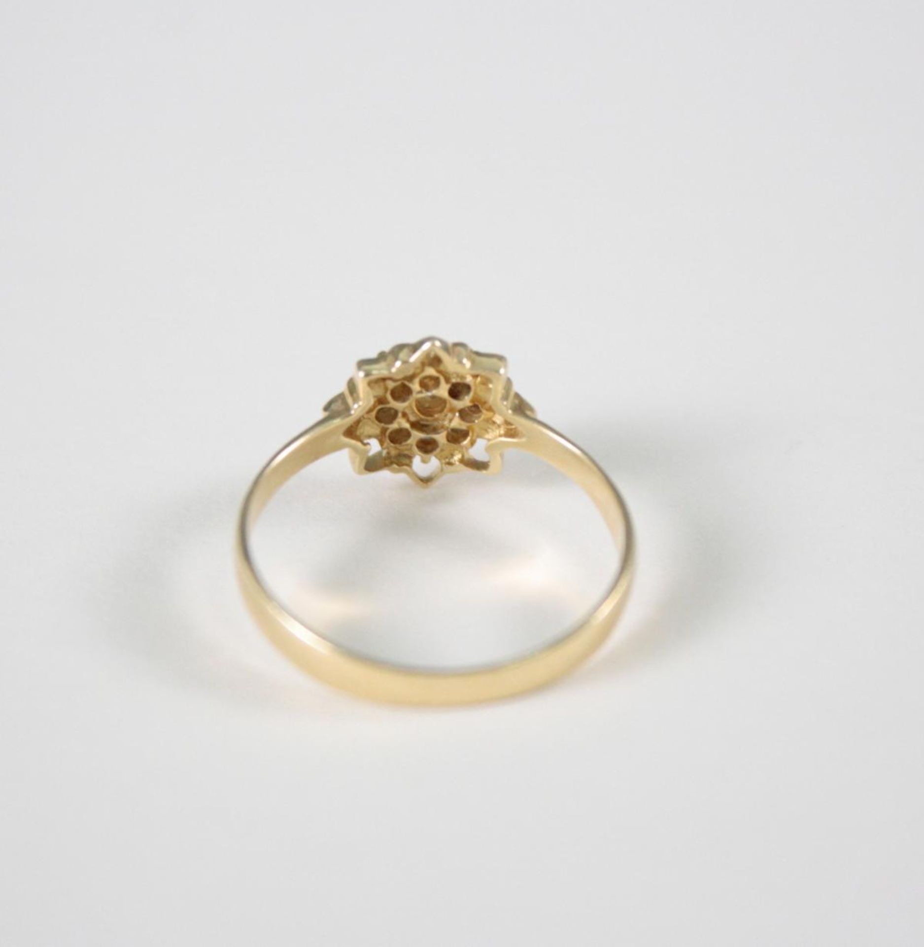 Damenring mit Diamanten, 14 Karat Gelbgold8 Diamanten von jeweils ca. 0,01 Karat, 1 Diamant von - Bild 3 aus 3