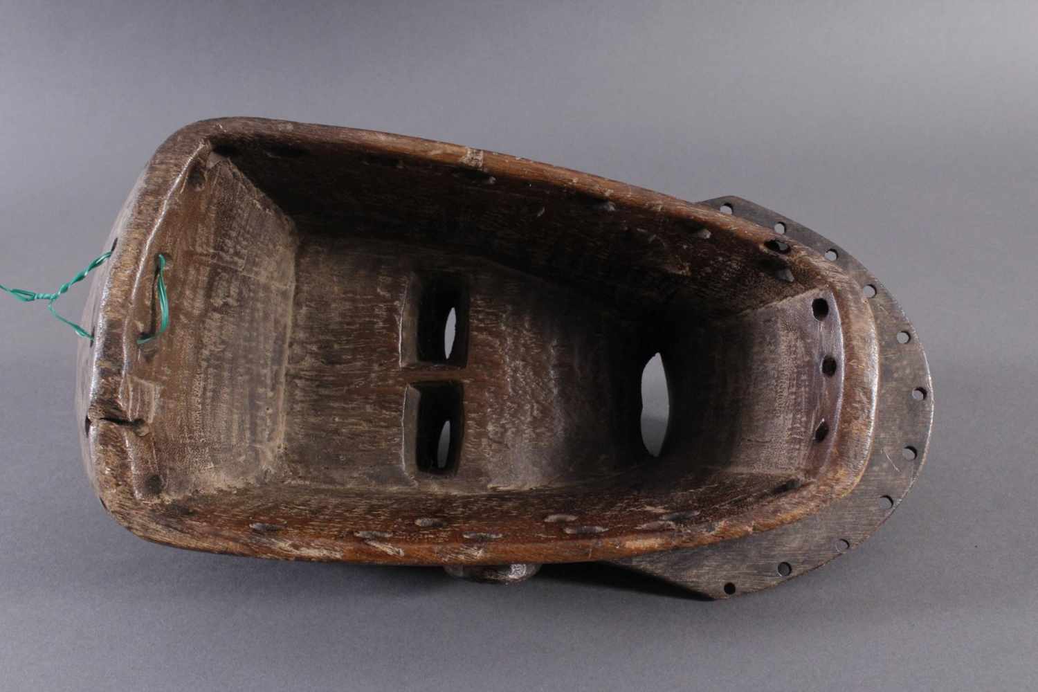 Antike Maske, Baule, Elfenbeinküste 1. Hälfte 20. Jh.Holz geschnitzt, dunkle Patina, Reste weißer - Image 6 of 6