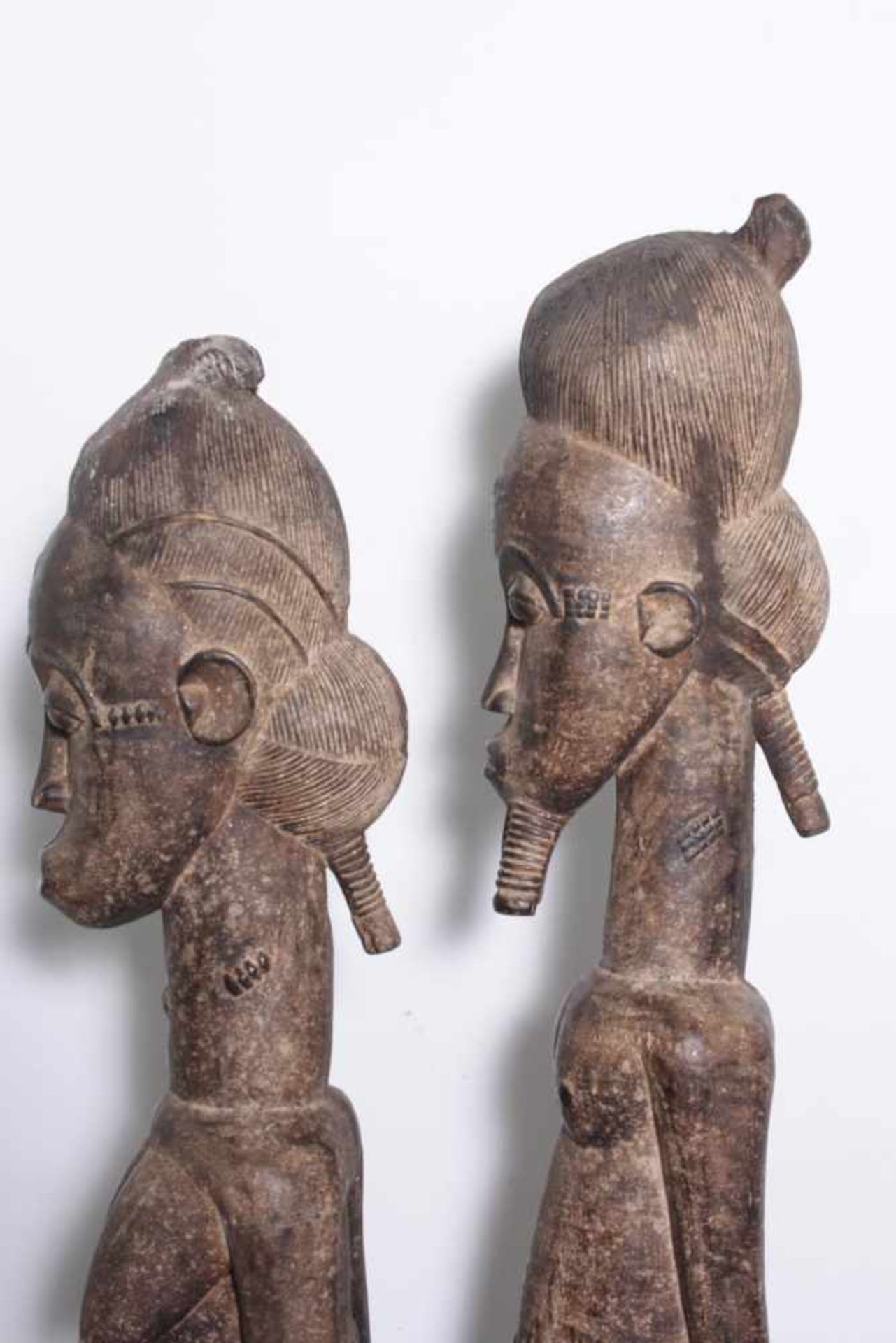 Figure-Paar, Blolo Bian und Blolo Bla, Baule, Elfenbeinküste. 1. Hälfte 20. Jh.Holz aus einem - Bild 13 aus 14