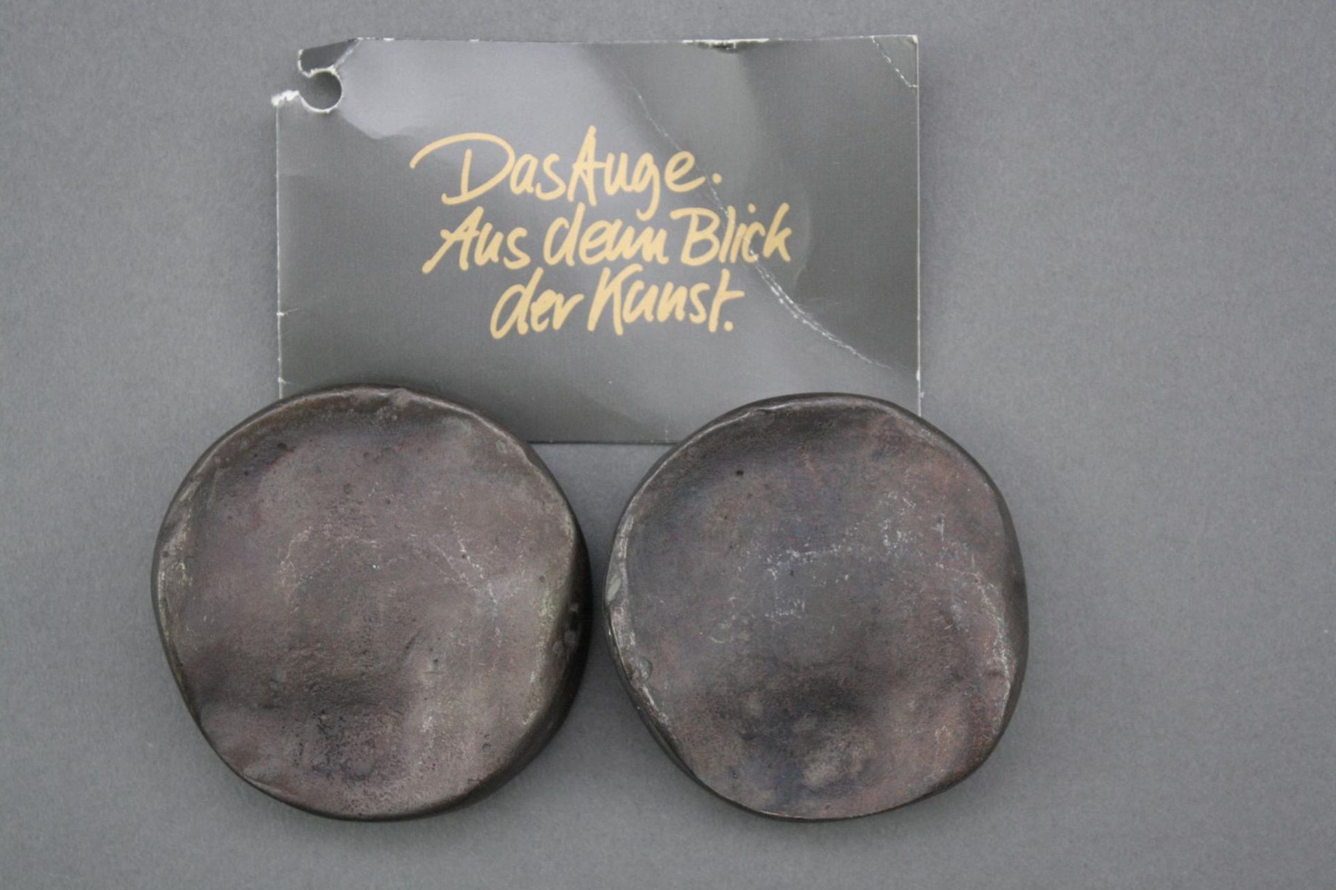 Josef Lang (1947)2 einseitige Bronzemedaillen "Das Auge. Aus dem Blick der Kunst". Durchmesser - Bild 2 aus 3