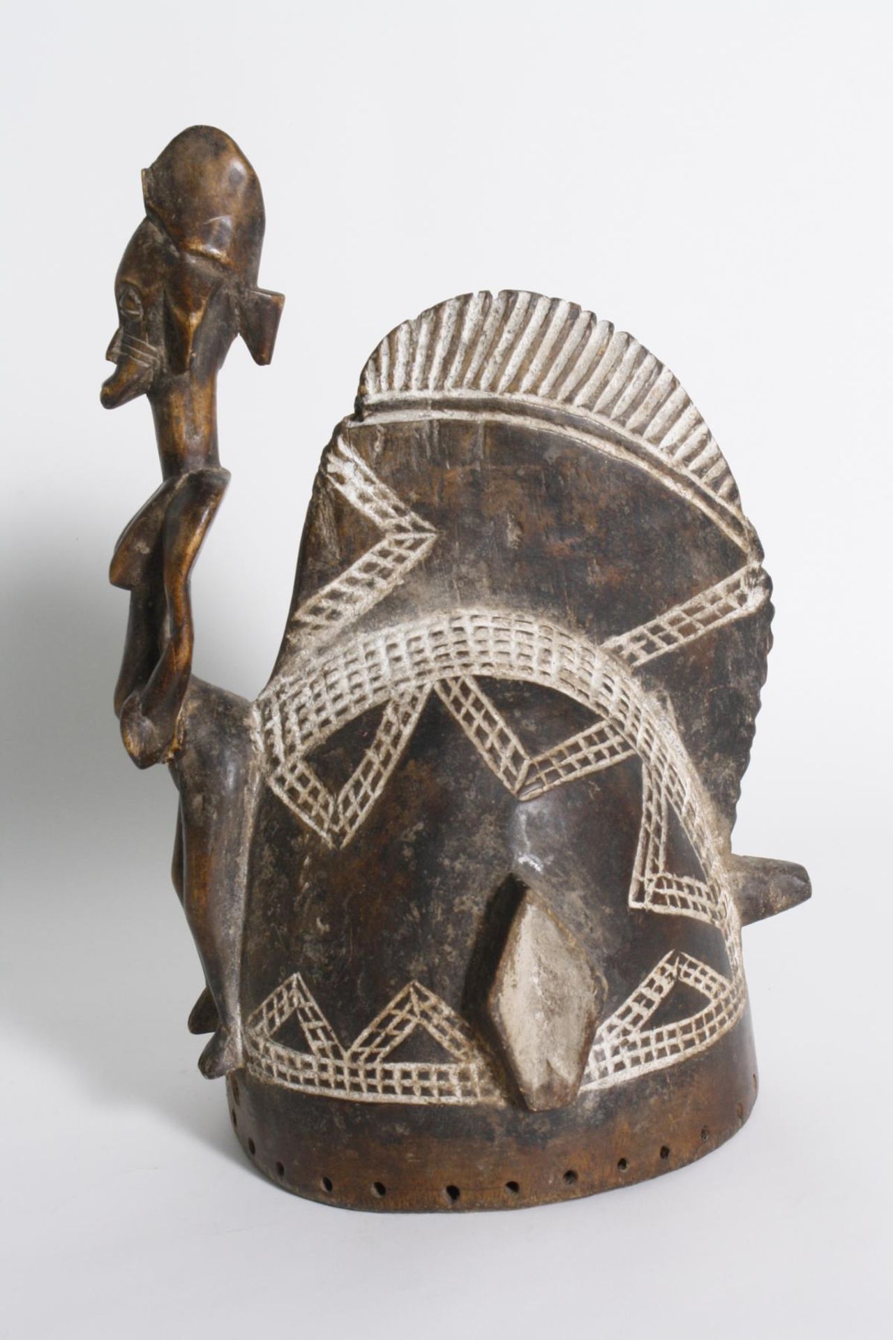 Figürliche Helmmaske "deguele", Senufo, Elfenbeinküste, 1. Hälfte 20. Jh.Holz geschnitzt, braune - Bild 3 aus 6