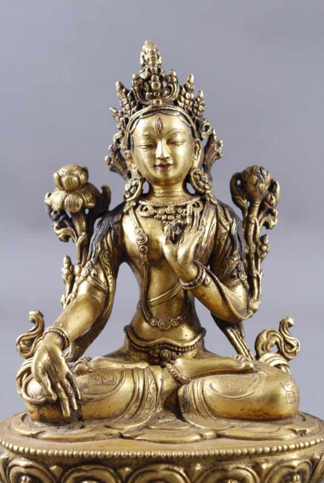Bronze-Buddha, Tara (Bodhisattvi), Tibet 18./19. JahrhundertFein ziseliert dekoriert. - Image 4 of 5