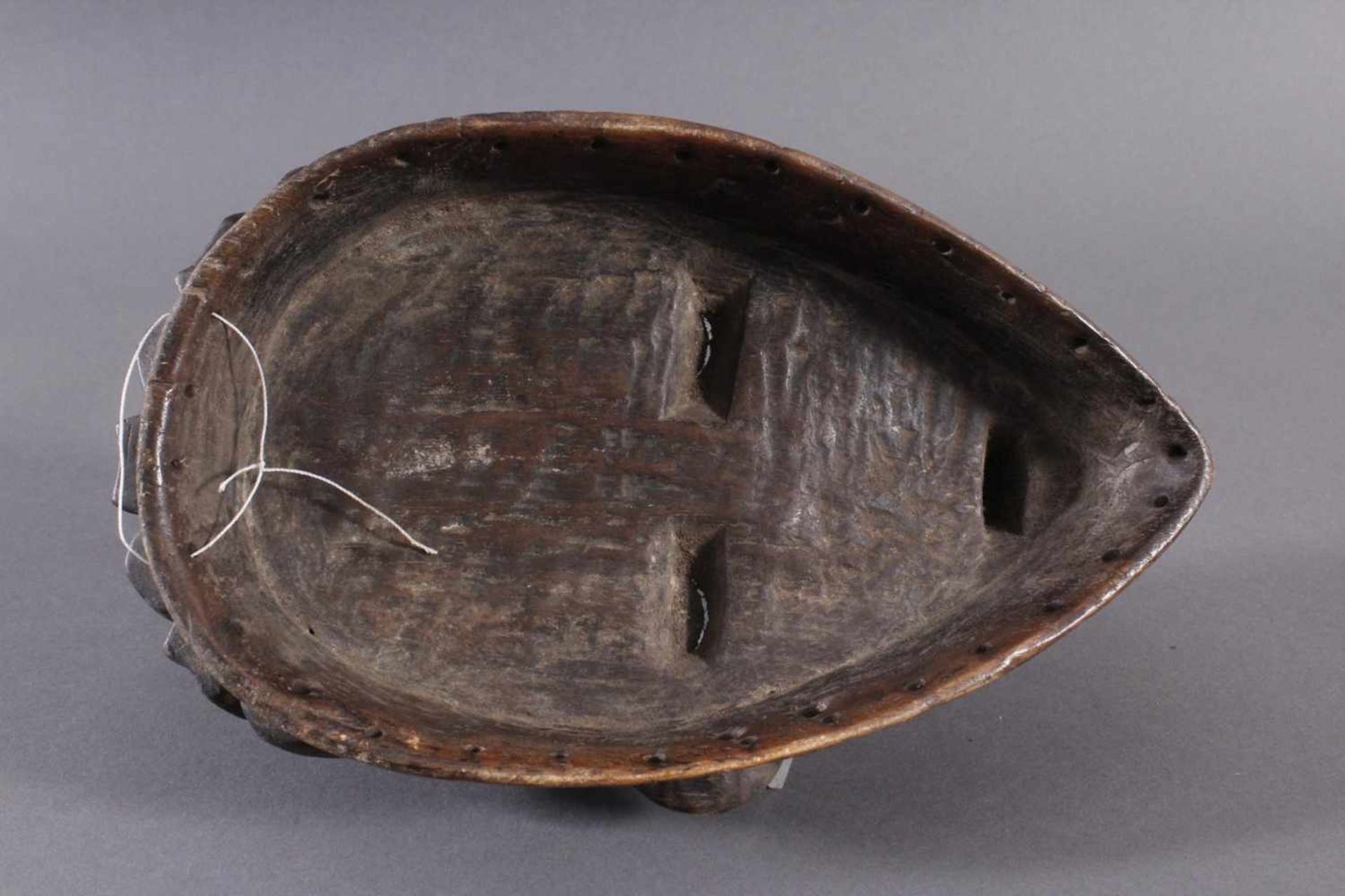 Antike Maske, Bassa, Liberia 20. Jh.Holz geschnitzt, dunkle Patina, ovales Gesichtsfeld mit spitz - Bild 6 aus 6