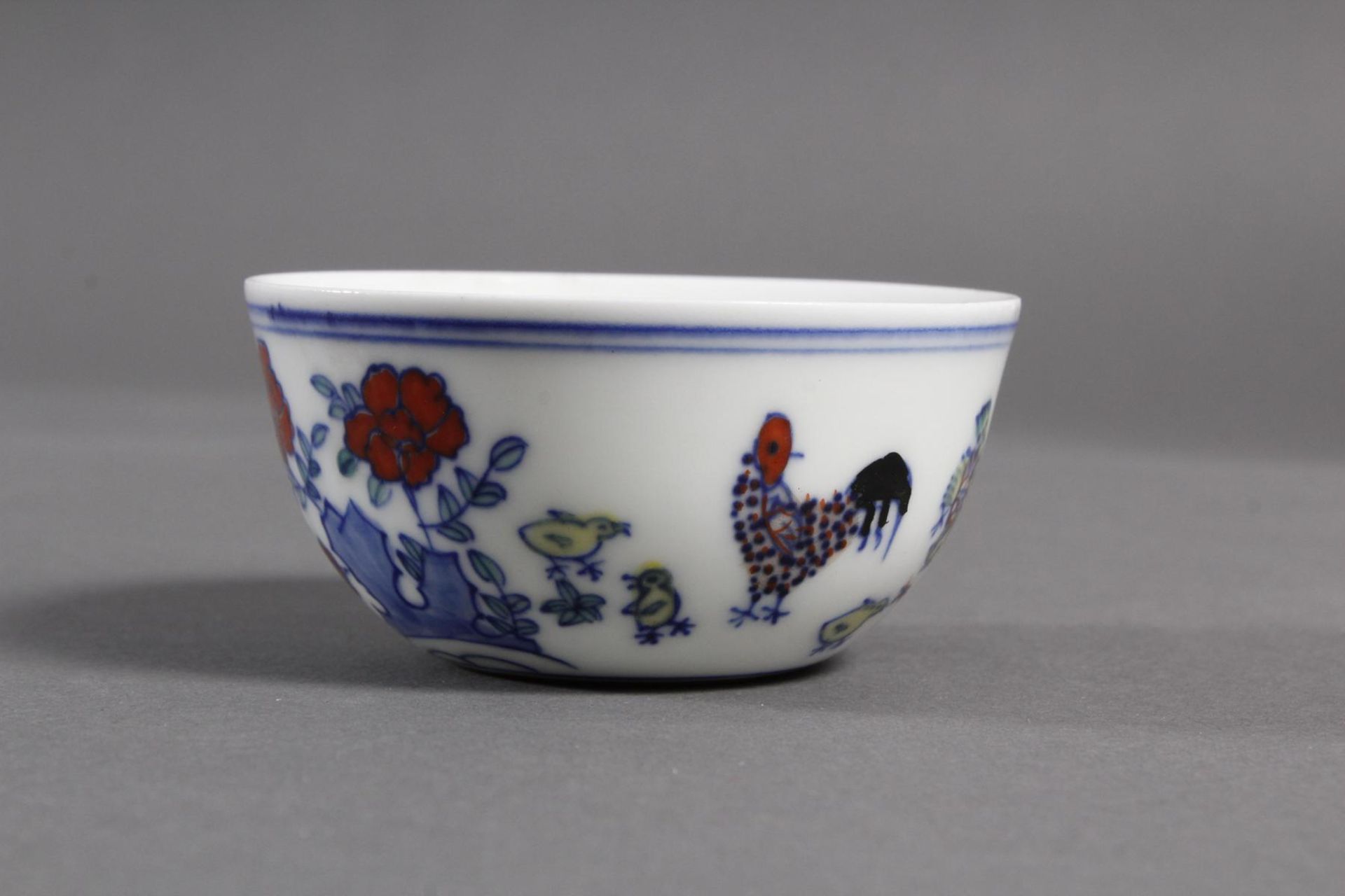 Kleine Porzellan Dukai Kumme, China wohl 19. JahrhundertUnterglasurblaue Sechs-Zeichen Marke Ch'