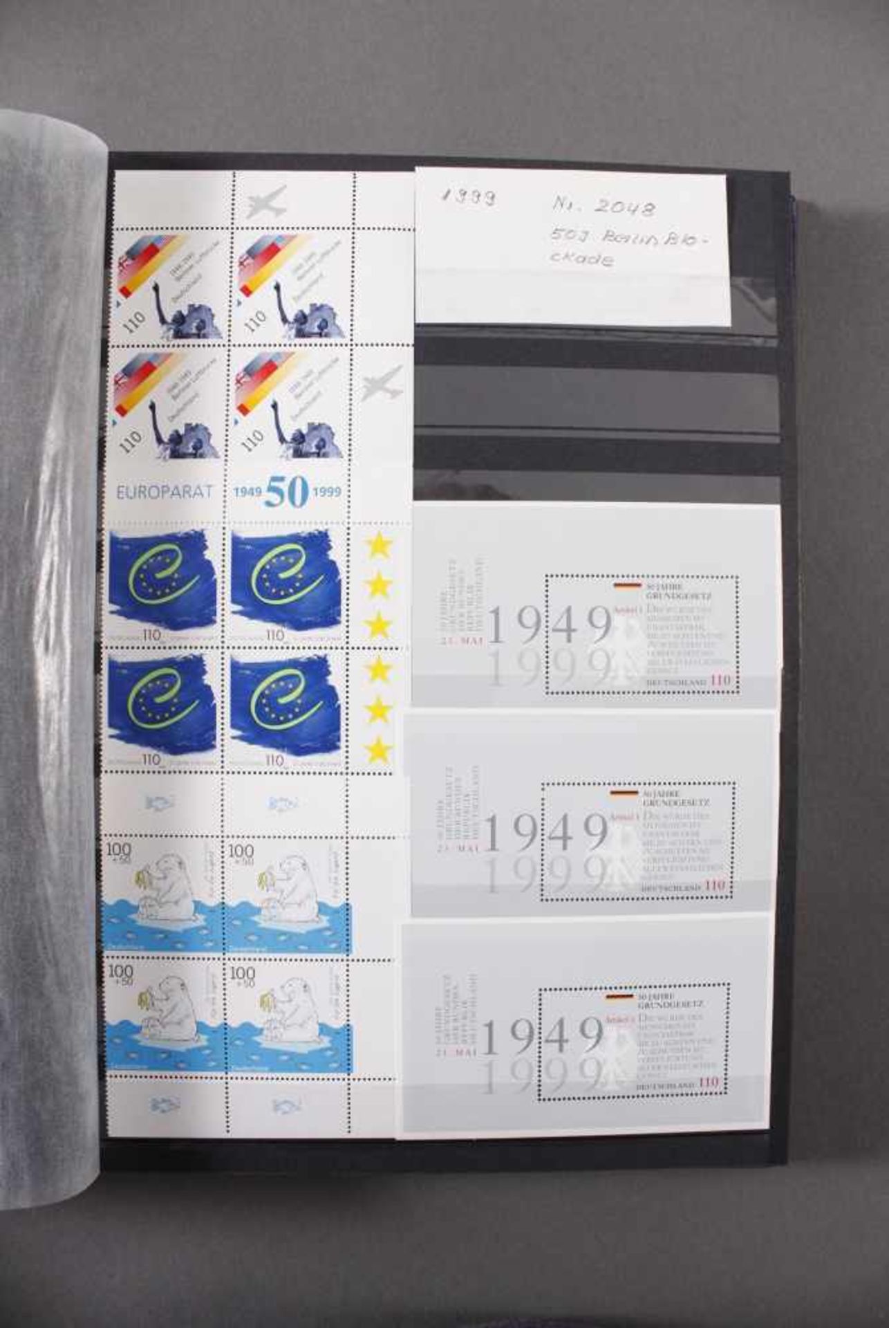 Bund postfrische Marken in 4er Blocks 1999-2001Ein Steckalbum mit über 140 Euro Nominale. 4er Blocks - Image 2 of 4