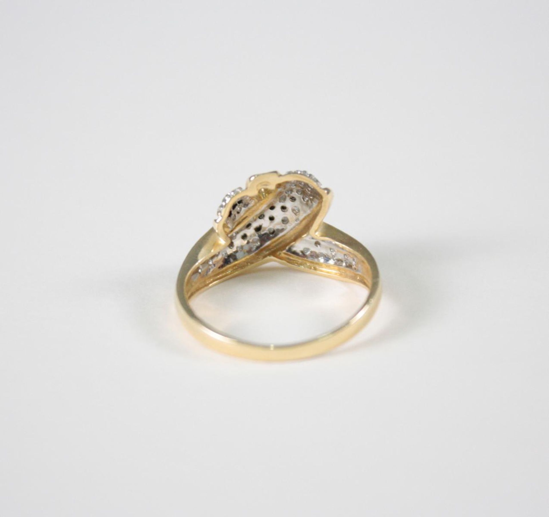 Damenring mit Diamanten, 14 Karat GelbgoldÜber 40 Diamant von jeweils ca. 0,01 Karat, Ringgröße - Bild 3 aus 3
