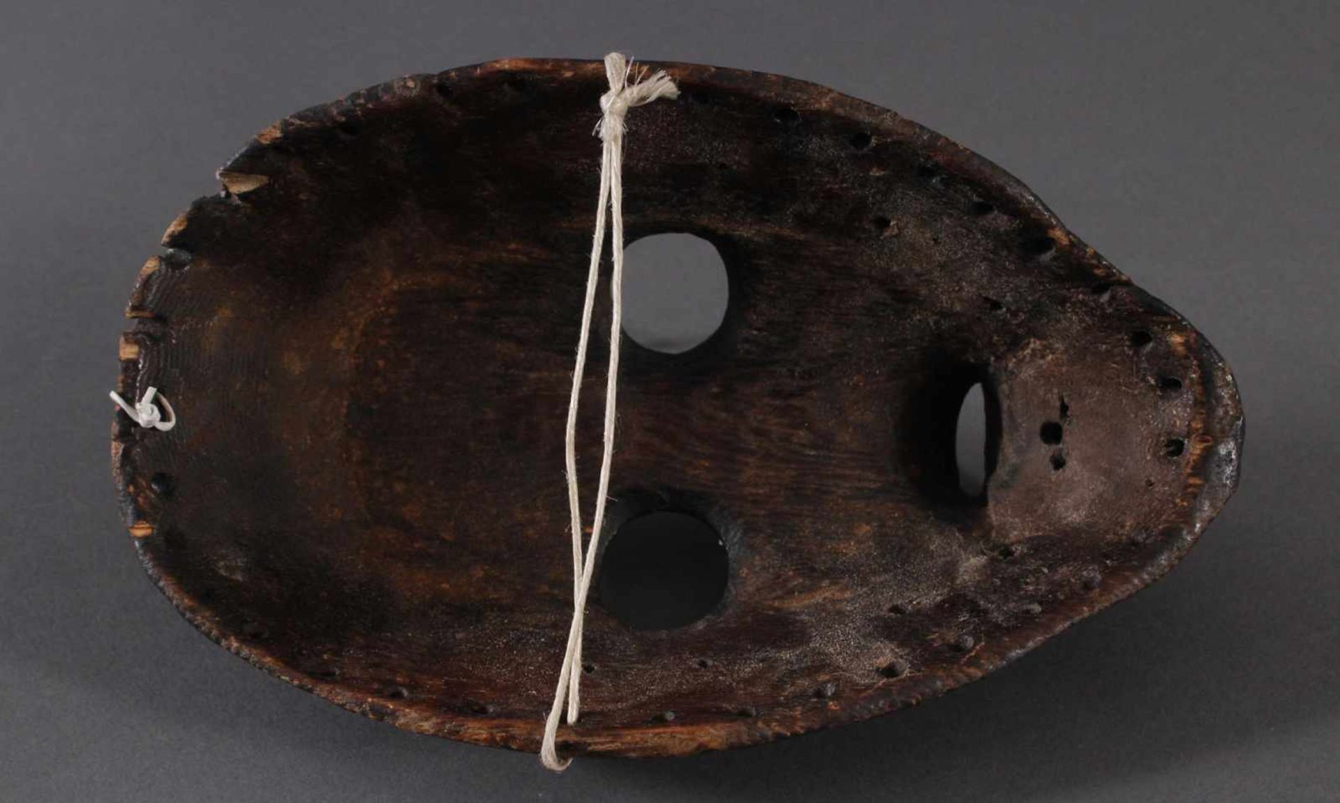 Antike Maske, Dan, Liberia. "Feuermelder", 1. Hälfte 20. Jh.Holz geschnitzt, dunkle Patina, - Bild 6 aus 6