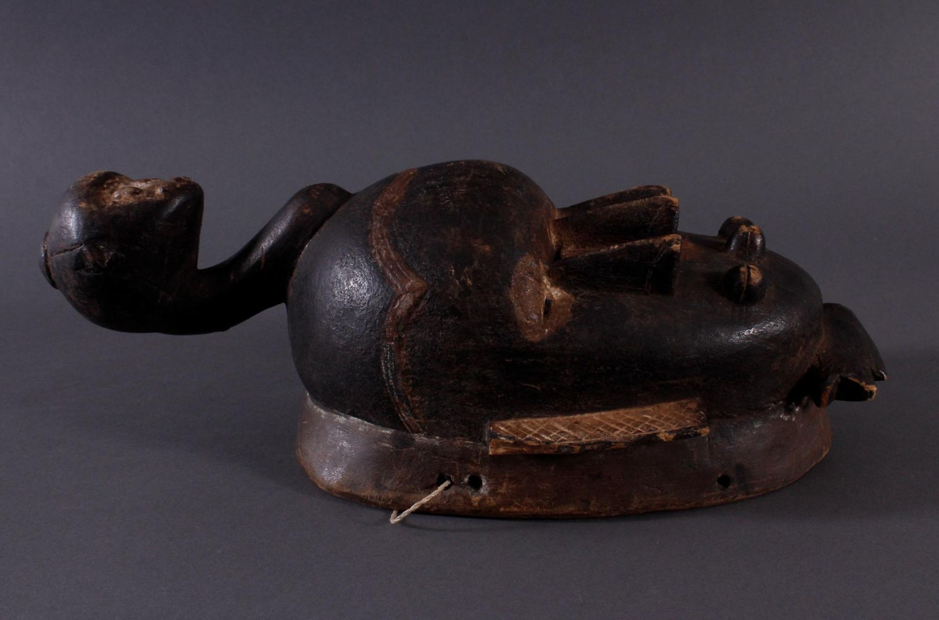 Antike Kpelie-Maske, Senufo 1. Hälfte 20. Jh.Holz geschnitzt, geschwärztes, leicht glänzendes, - Bild 2 aus 6