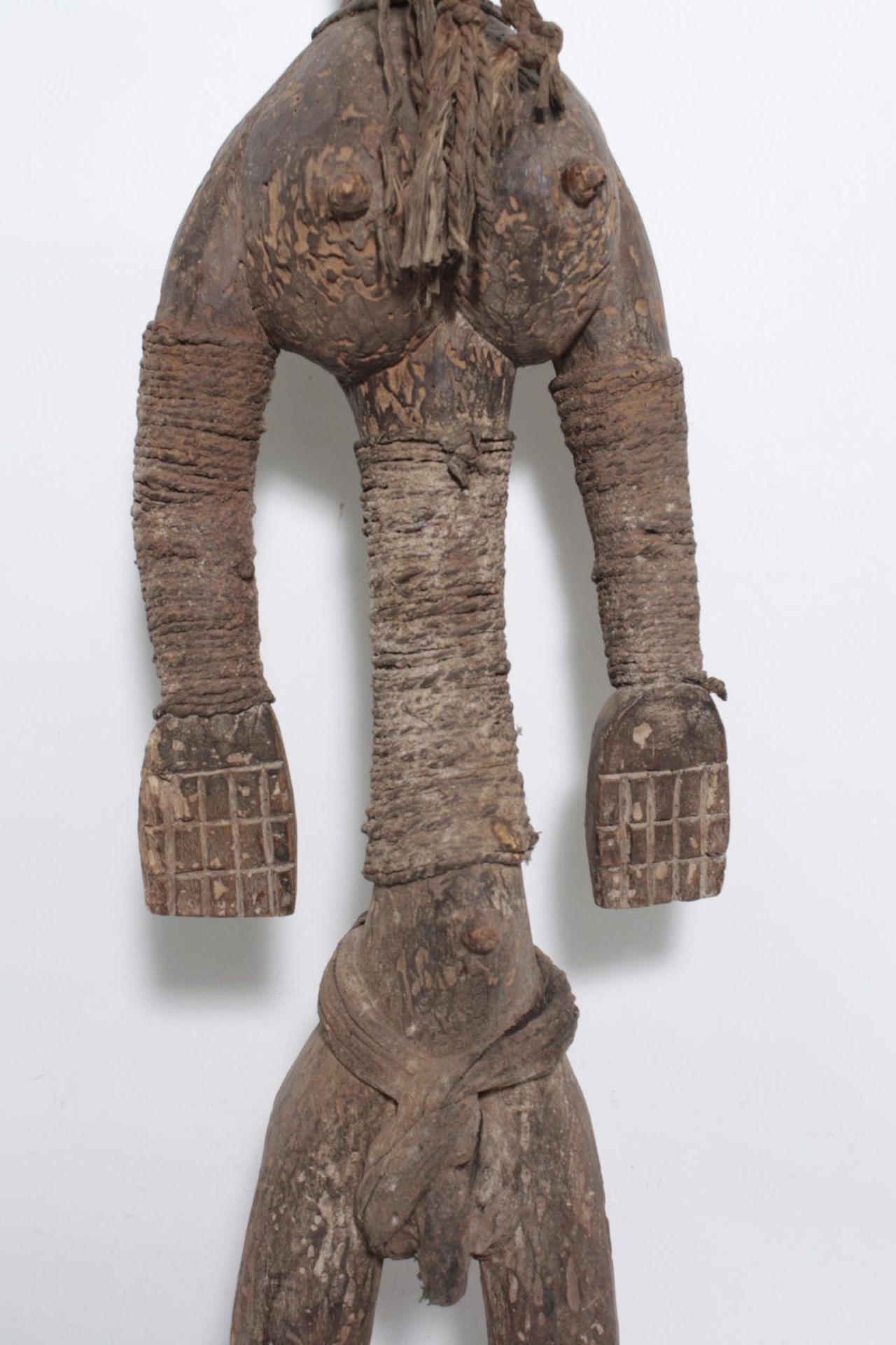 Ältere Große Figur, Dogon oder Bambara, MaliHolz, matte Krusten Patina, stehender Figur mit hohem - Bild 3 aus 16