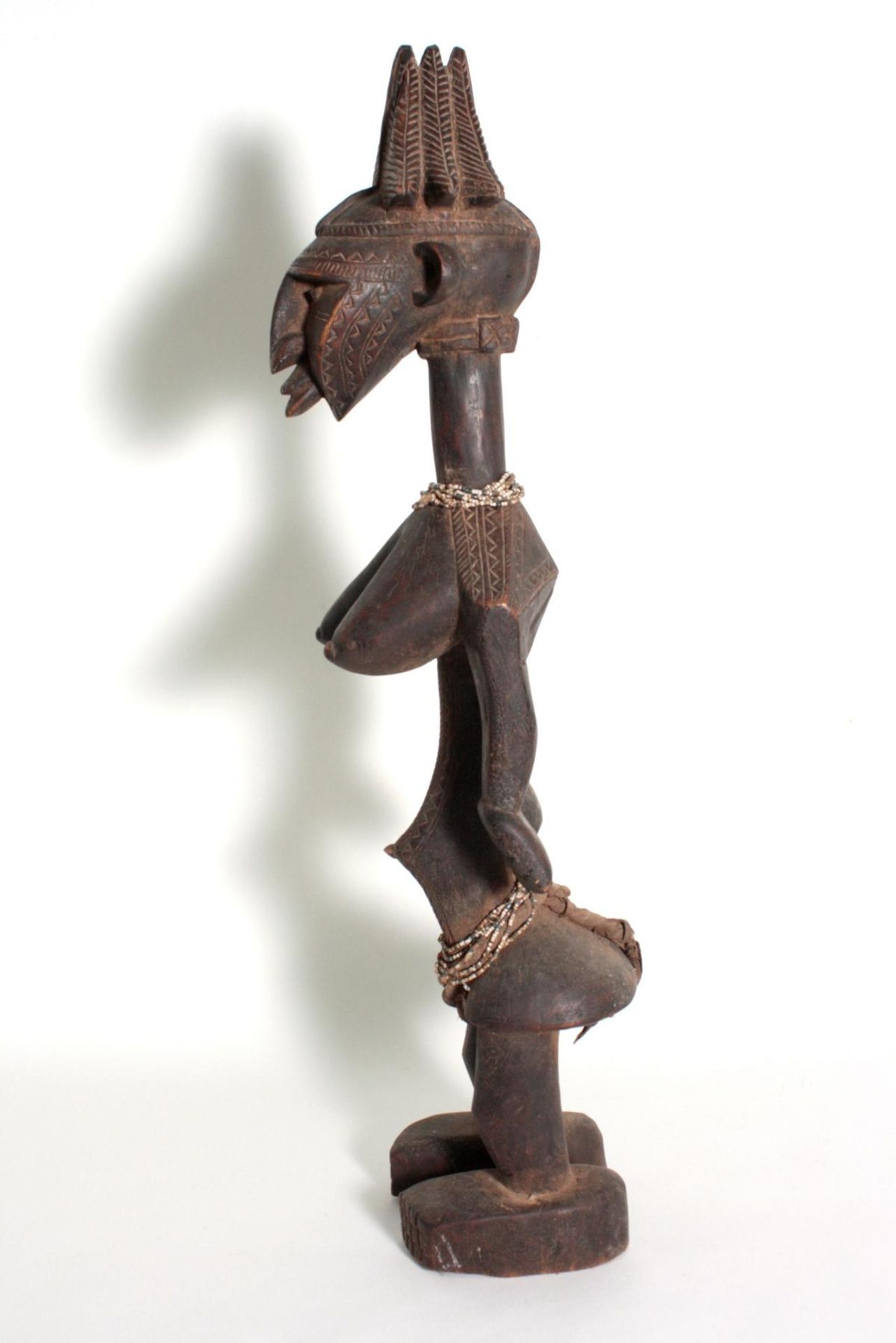 Bambara/Mali, stehende weibliche Figur, 1. Hälfte 20. Jh.Holz, dunkelbraune Patina, stehende Frau - Bild 4 aus 7