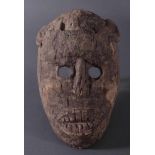 Antike Zoomorphe Maske, Makua, Tansania 1. Hälfte 20. Jh.Hartholzolz, alter Wurmfrass, dunkle Patina