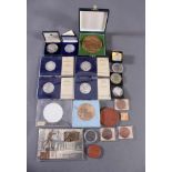 20 MedaillenAus unterschiedlichen Materialien und Anlässe. Unter anderem Repliken der "Münzen der
