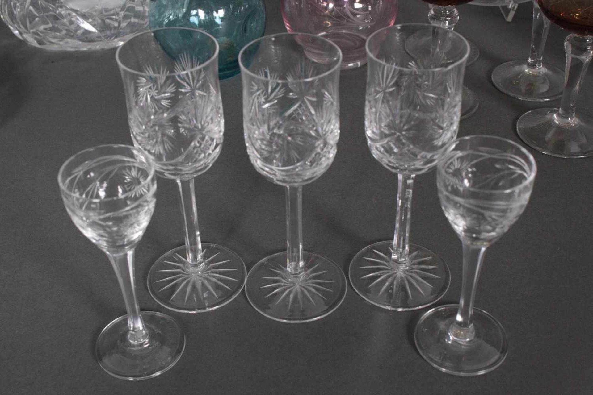 Glas Konvolut, 19./20. Jahrhundert. 17 StückFarbloses Glas, geschliffen. Verschiedene Formen, Größen - Bild 4 aus 7