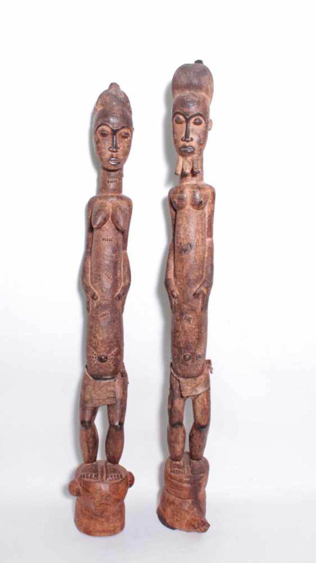 Figure-Paar, Blolo Bian und Blolo Bla, Baule, Elfenbeinküste. 1. Hälfte 20. Jh.Holz aus einem