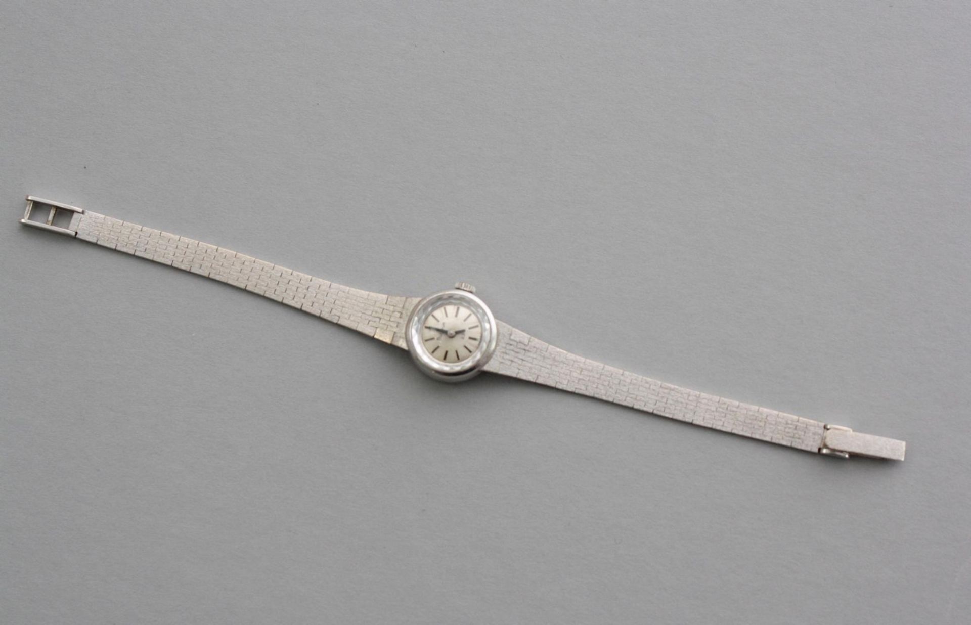 Bulova Damenarmbanduhr, 14 Karat WeißgoldUhrendeckel und Armband gestempelt 585, Nr. 14916, ohne