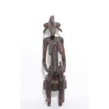 Große Mutterfigur, Senufo, Ghana, 1. Hälfte 20. Jh.Holz, Kruste Patina, auf Hocker geschnitzte