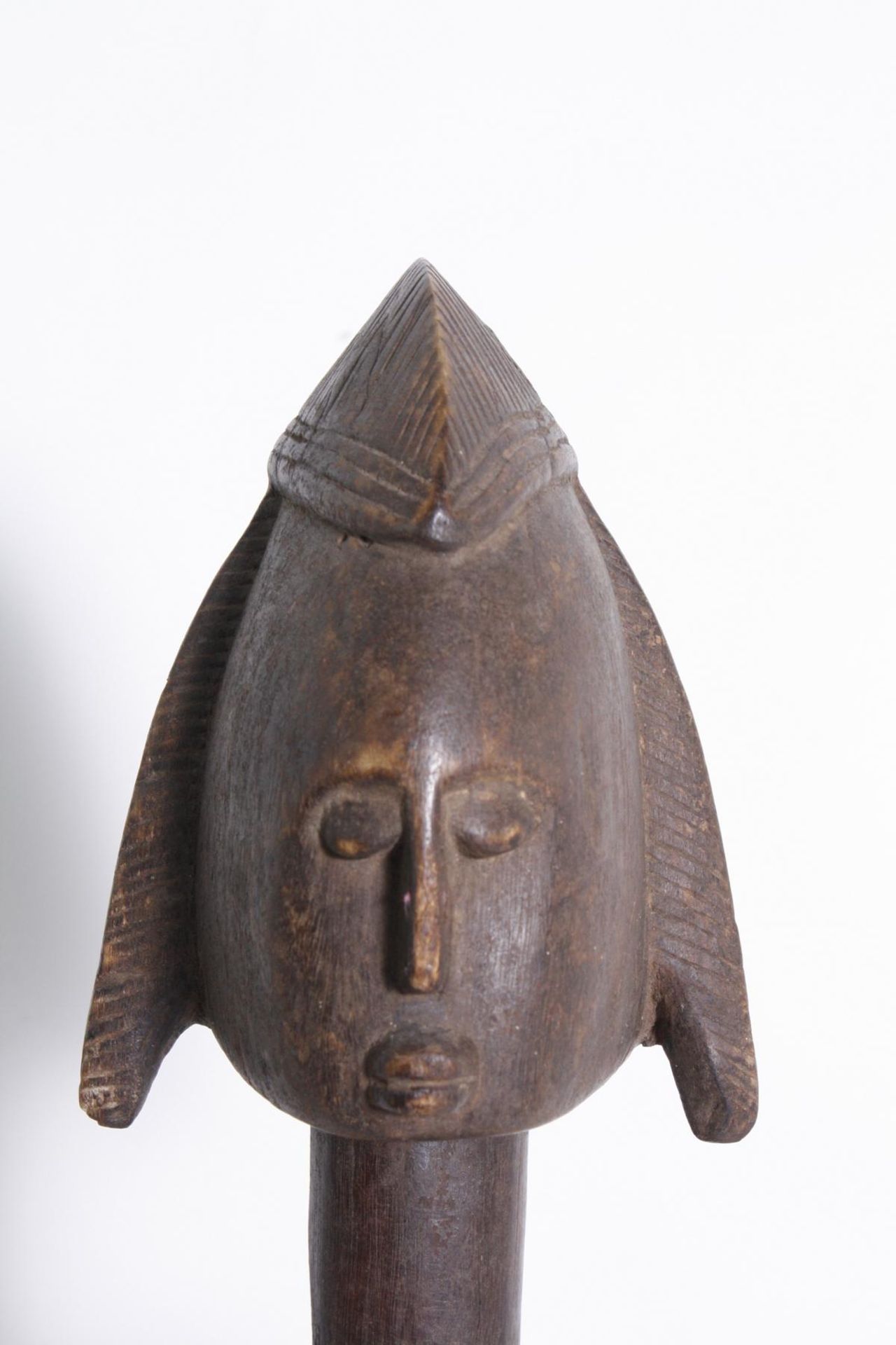 Stehende, weibliche Figur, ‘Nyeleni’, Bambara (oder Bamana), Mali, 1. Hälfte 20. Jh.Schweres Holz, - Bild 3 aus 8