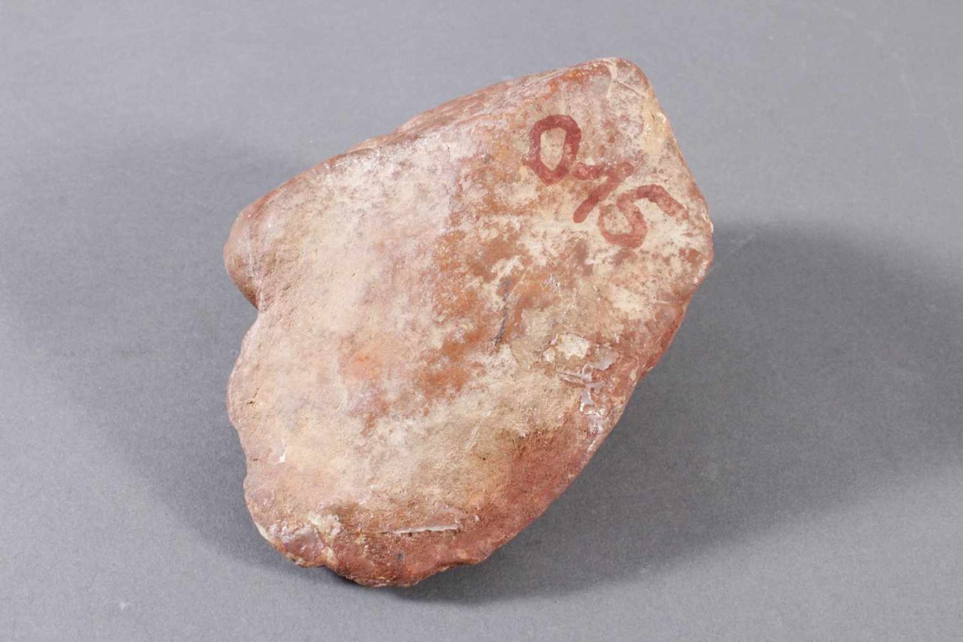 Pferdekopf-FragmentAus Stein gehauen, farbig gefasst, ca. 10,5 x 12 x 15 cm, 1320 g. - Bild 5 aus 6