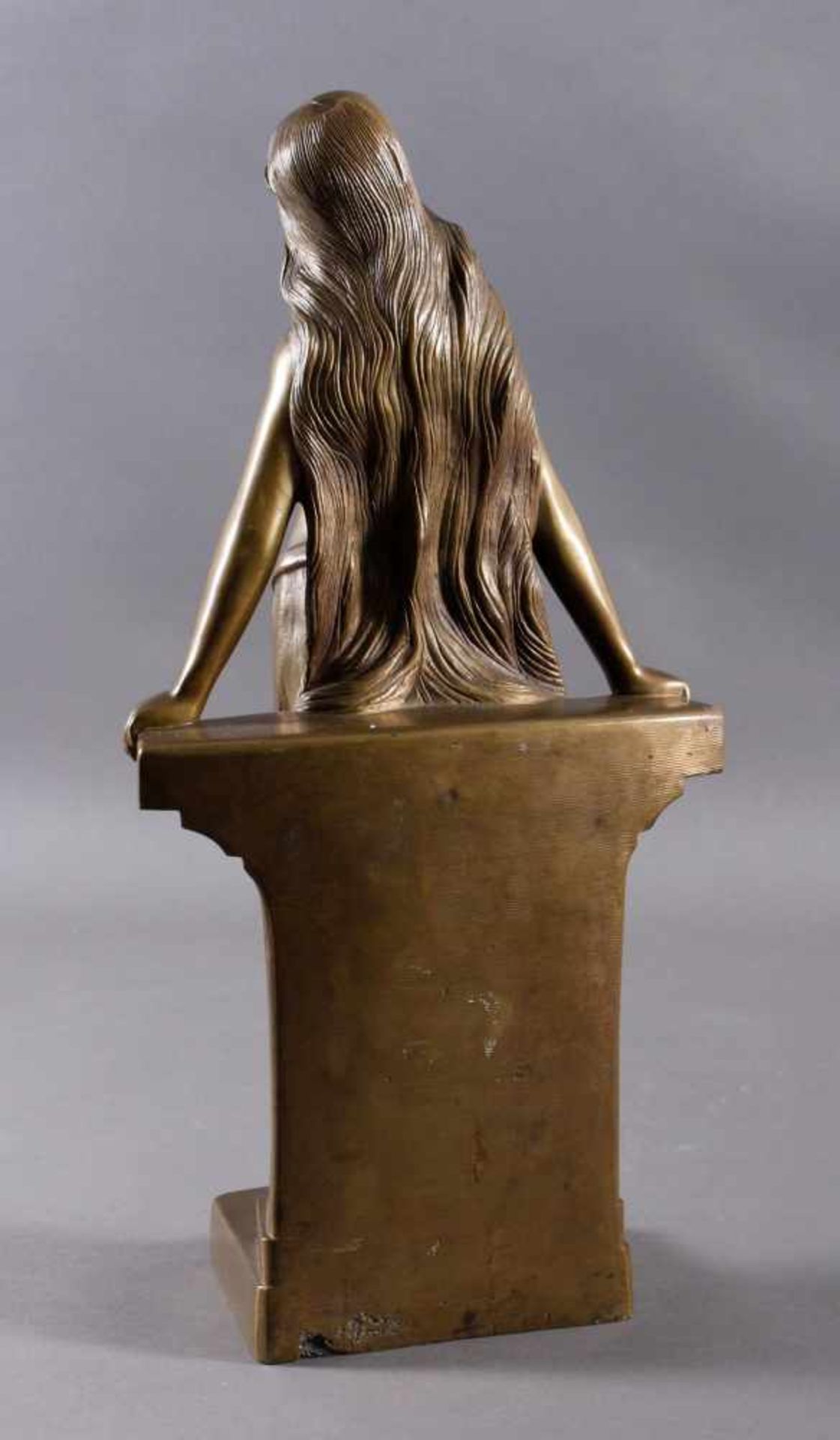 Bronzeskulptur, Darstellung der Salome, Frankreich um 1925Bronze patiniert. Am Sockel bezeichnet" - Image 5 of 12