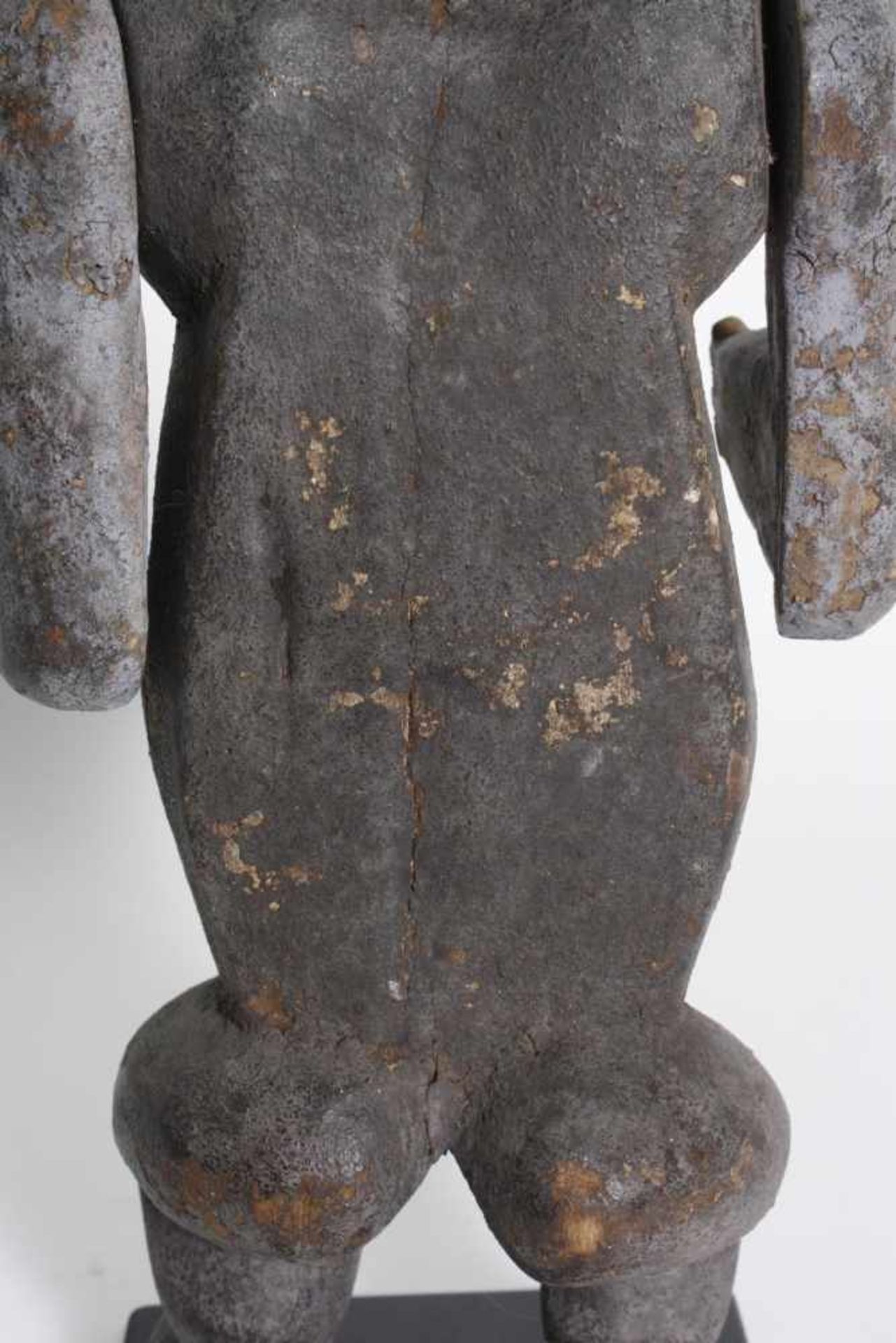 Männliche Marionette, Eket, Nigeria, 1. Hälfte 20. Jh.Holz geschnitzte männliche Figur mit roter - Image 4 of 7