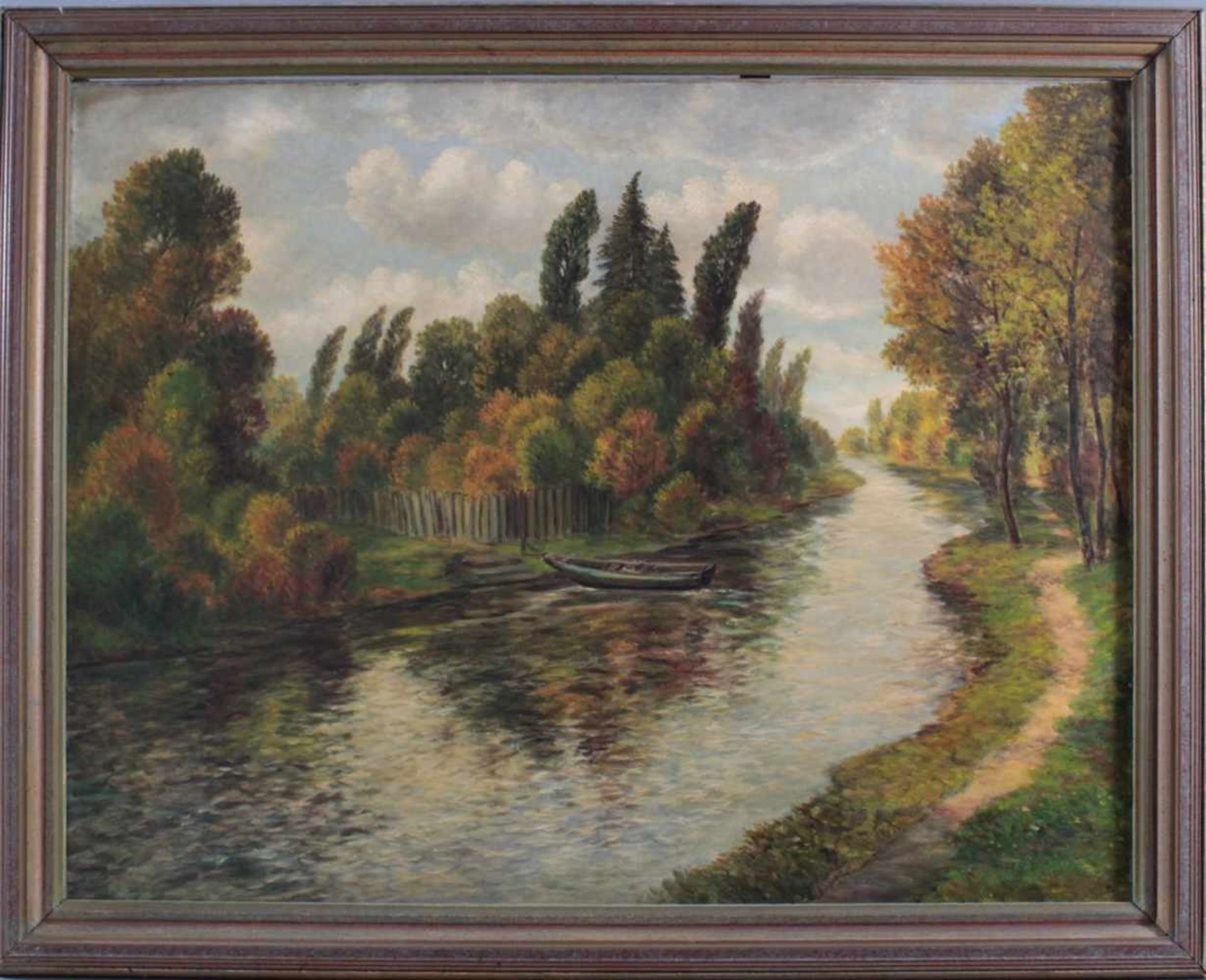 Sommerliche Flusslandschaft mit BootÖl auf Leinwand gemalt, unten rechts unleserlich signiert,