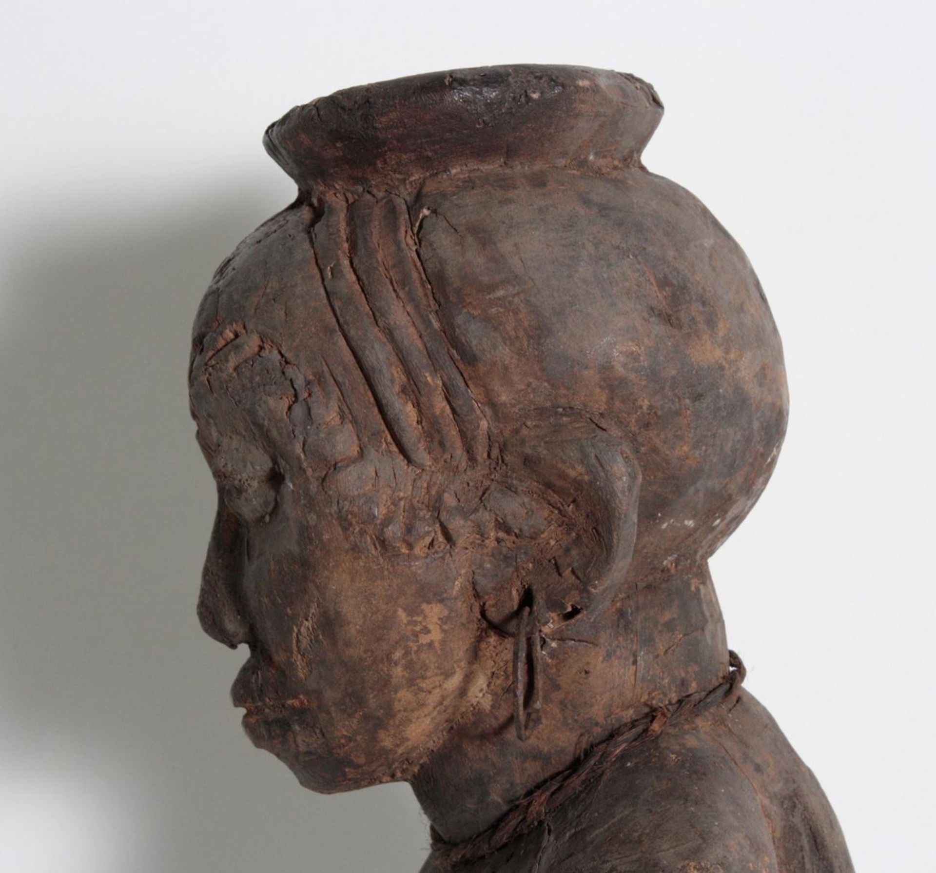 Ältere Ahnen-Figur, Tabwa, D. R. KongoHolz geschnitzt, plastische, stehende, weibliche - Bild 6 aus 14